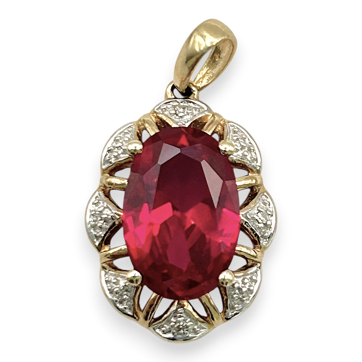 NZGD | 9ct Gold Scarlet Bloom Diamond Pendant 18.9mm