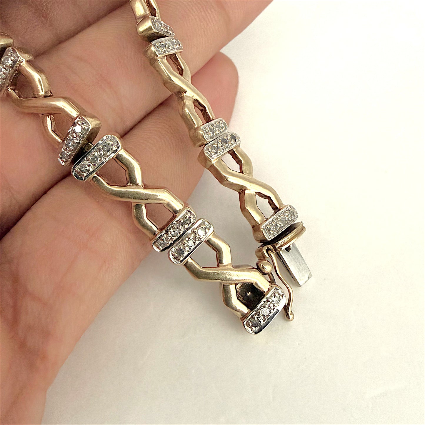 NZGD | 9ct Gold Luminous Vintage Corssover Bracelet 19.5cm