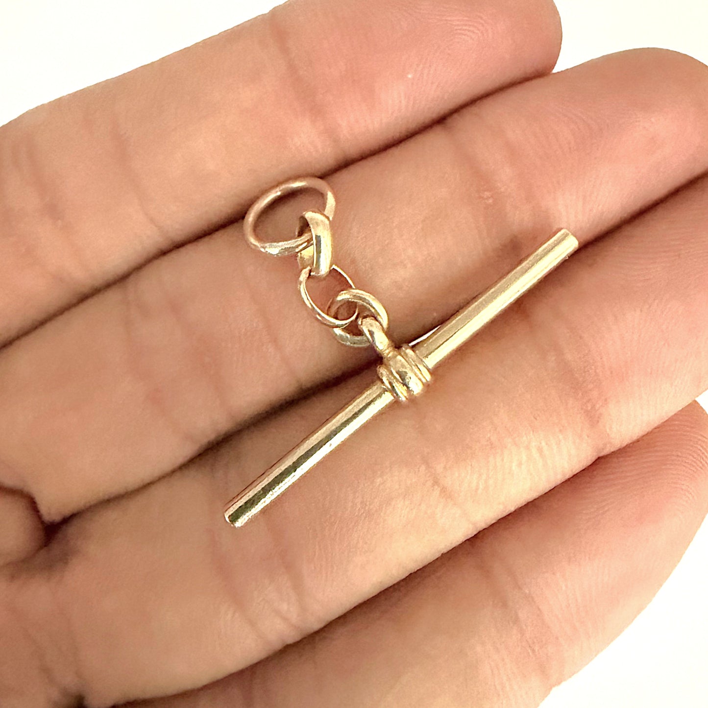 NZGD | 10ct Gold MICHAEL HILL Signature T‑Bar Pendant