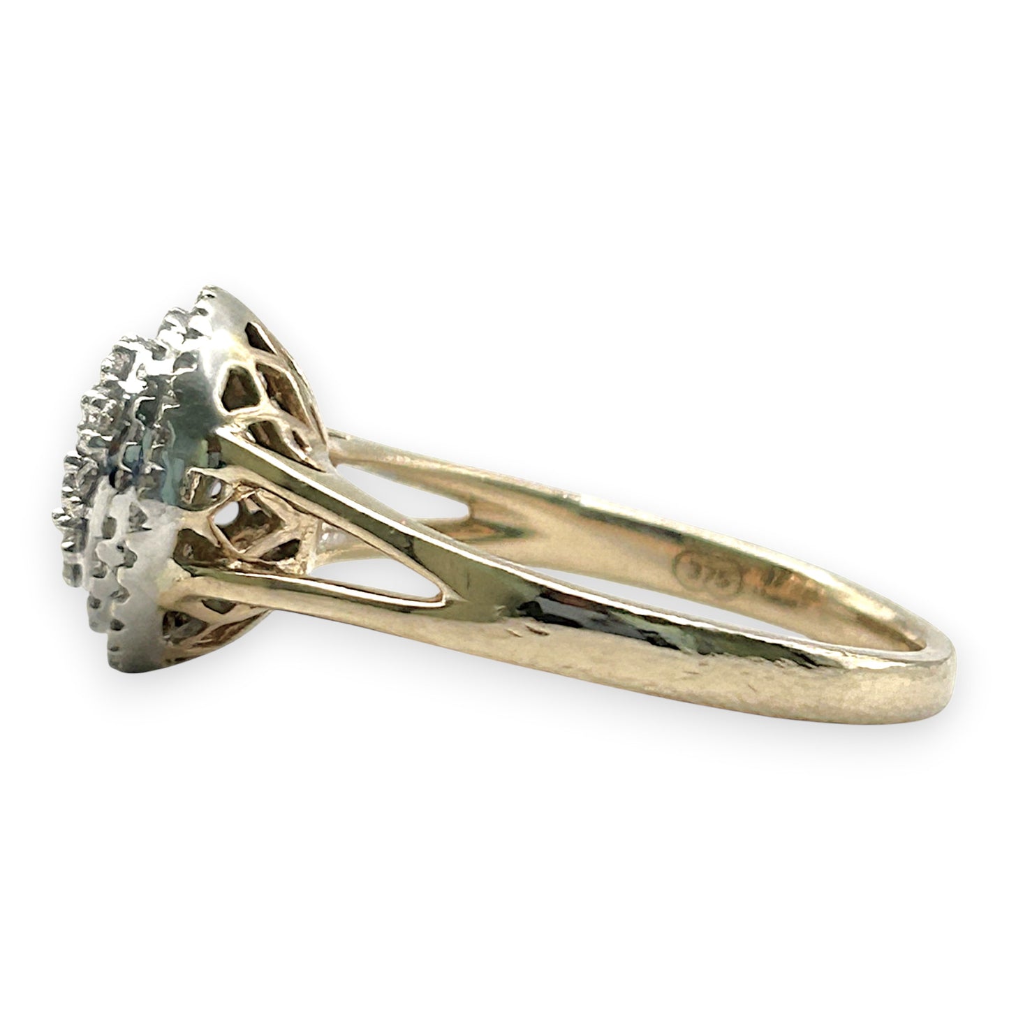 NZGD | 9ct Gold 0.5ct. Halo Classic Cluster Ring Valuation $2,250
