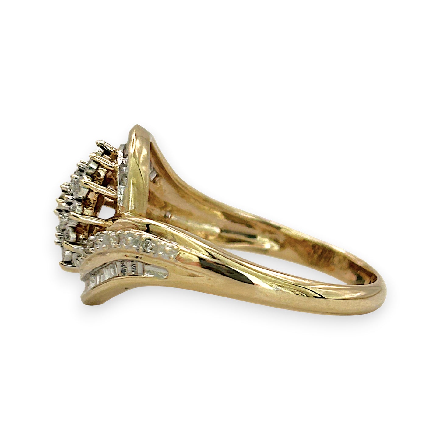 NZGD | 9ct Gold PROUDS Luxe Cluster DiamondRing Valuation $1,575