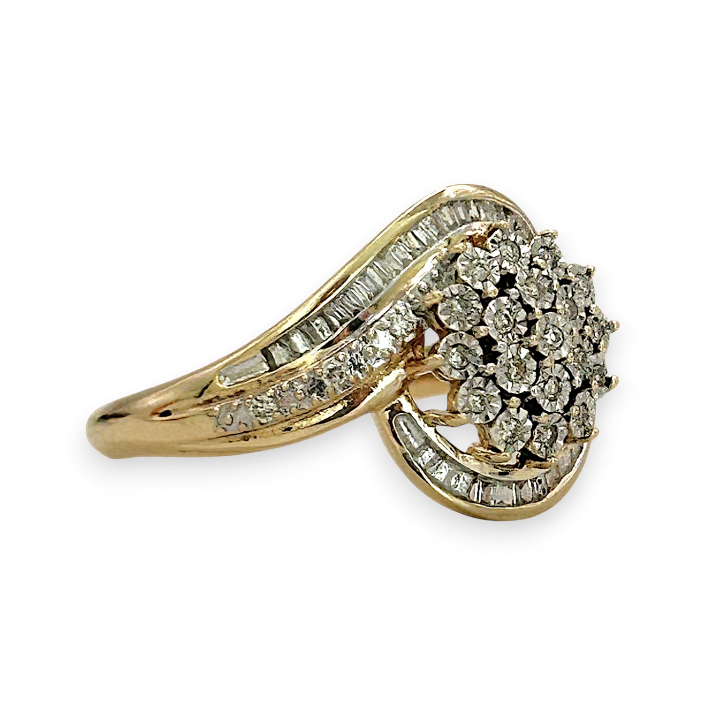 NZGD | 9ct Gold PROUDS Luxe Cluster DiamondRing Valuation $1,575