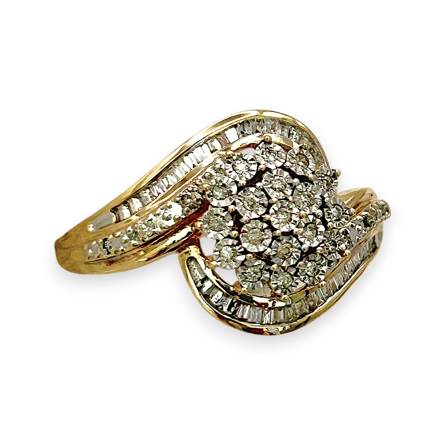 NZGD | 9ct Gold PROUDS Luxe Cluster DiamondRing Valuation $1,575