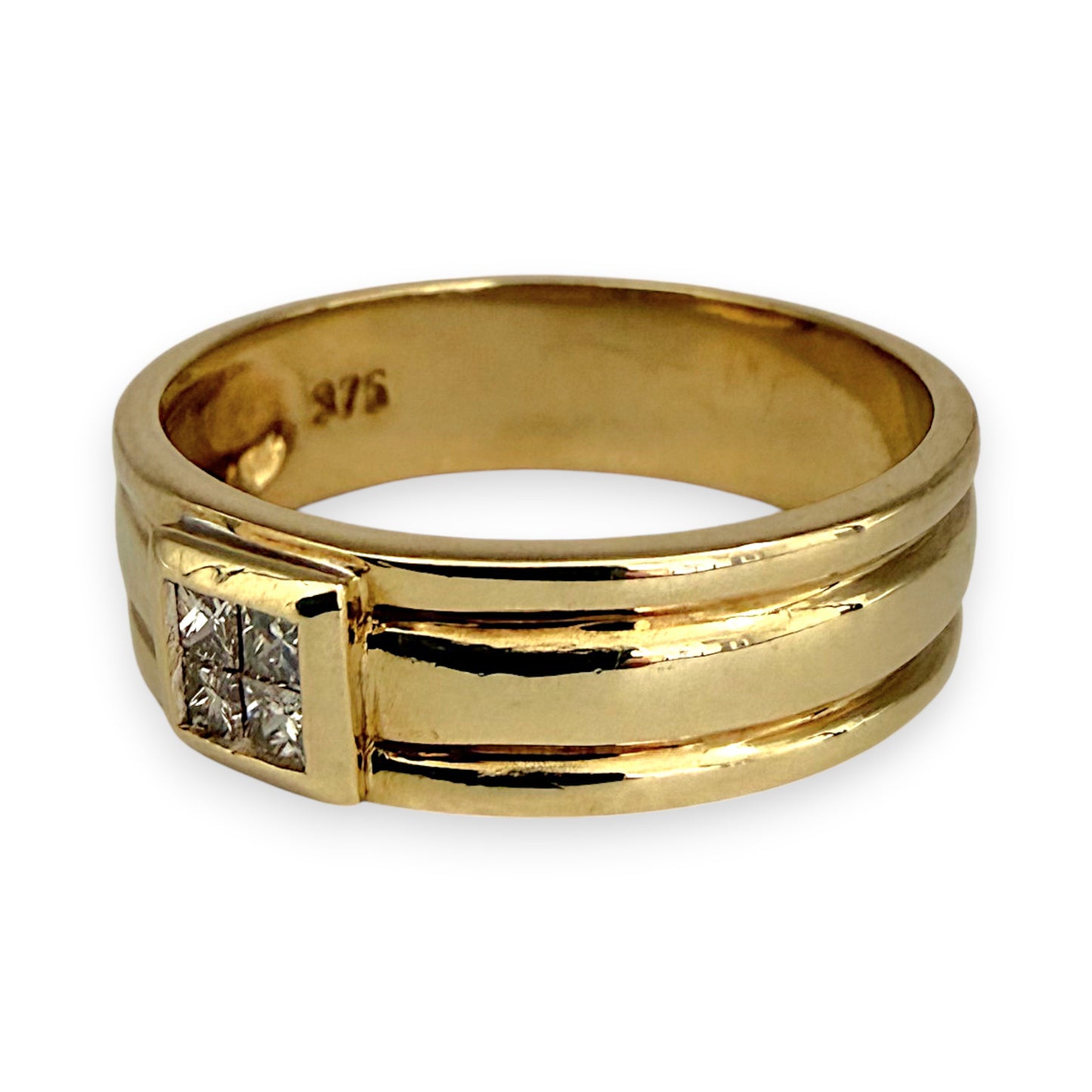 NZGD | 9ct Gold Diamond Crest Band Ring Size P