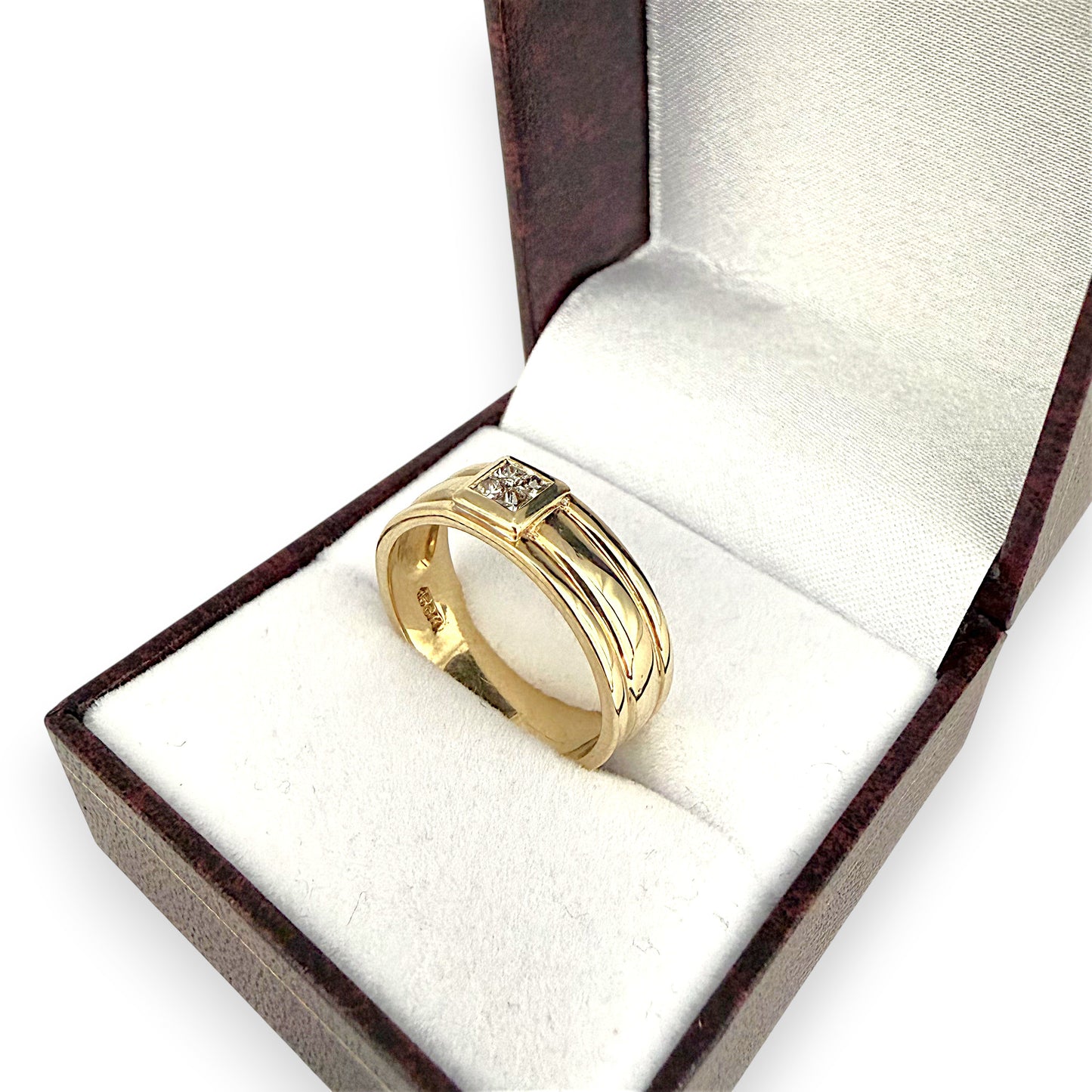NZGD | 9ct Gold Diamond Crest Band Ring Size P