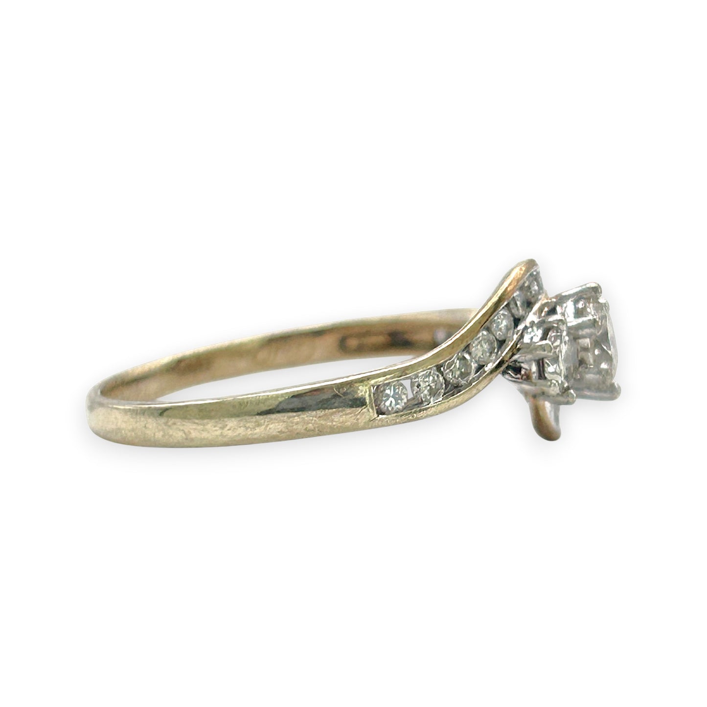 NZGD | 9ct Gold Golden Curve Trilogy Ring Valuation $2,800