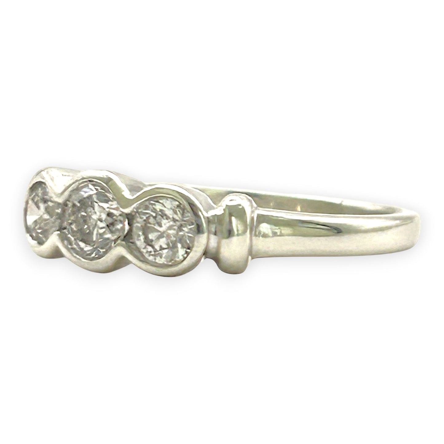 NZGD | 9ct White Gold  Frostline Trilogy Diamond Ring Valuation $2,200