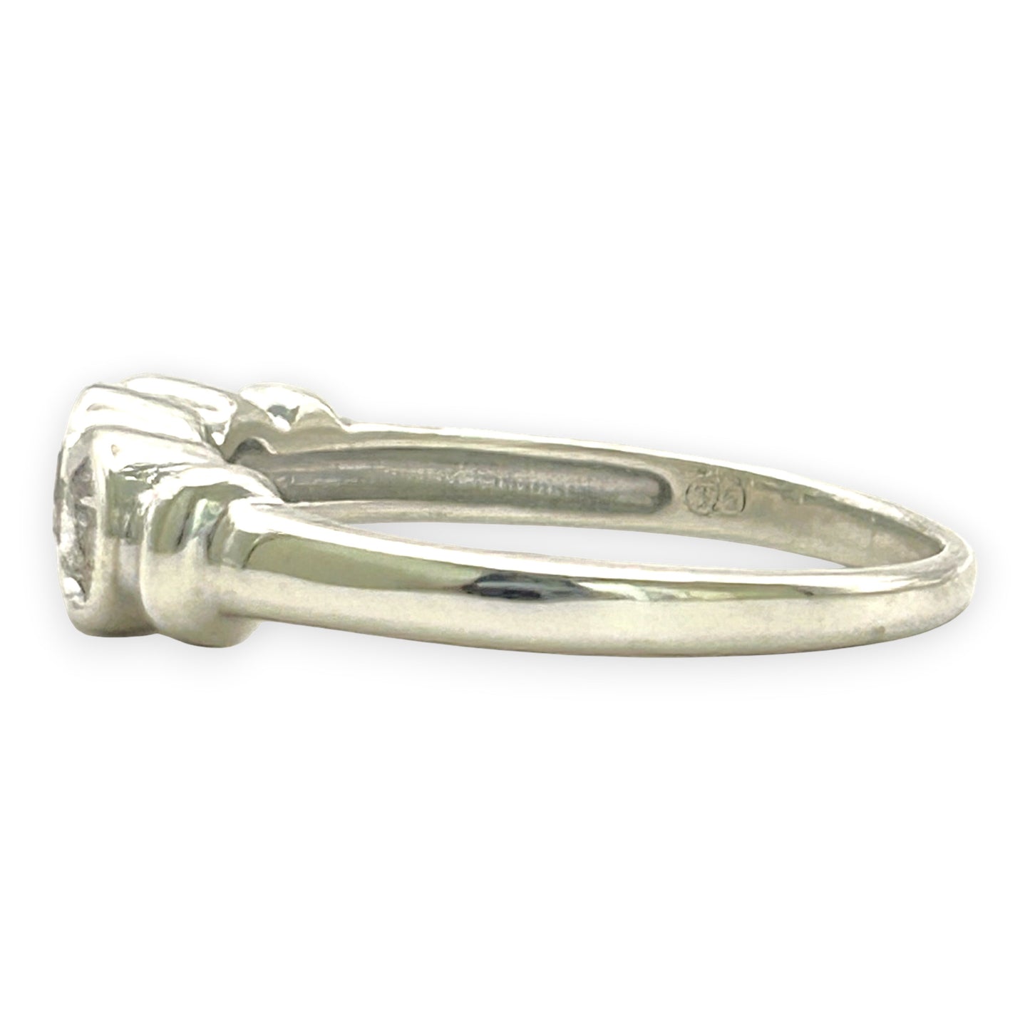 NZGD | 9ct White Gold  Frostline Trilogy Diamond Ring Valuation $2,200