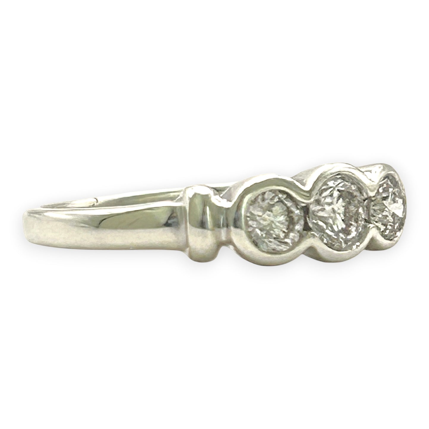 NZGD | 9ct White Gold  Frostline Trilogy Diamond Ring Valuation $2,200