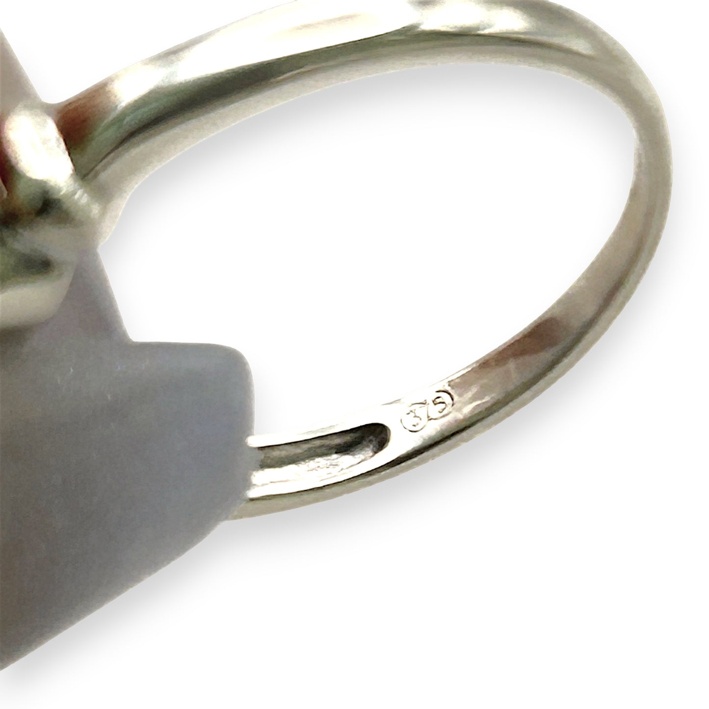 NZGD | 9ct White Gold  Frostline Trilogy Diamond Ring Valuation $2,200