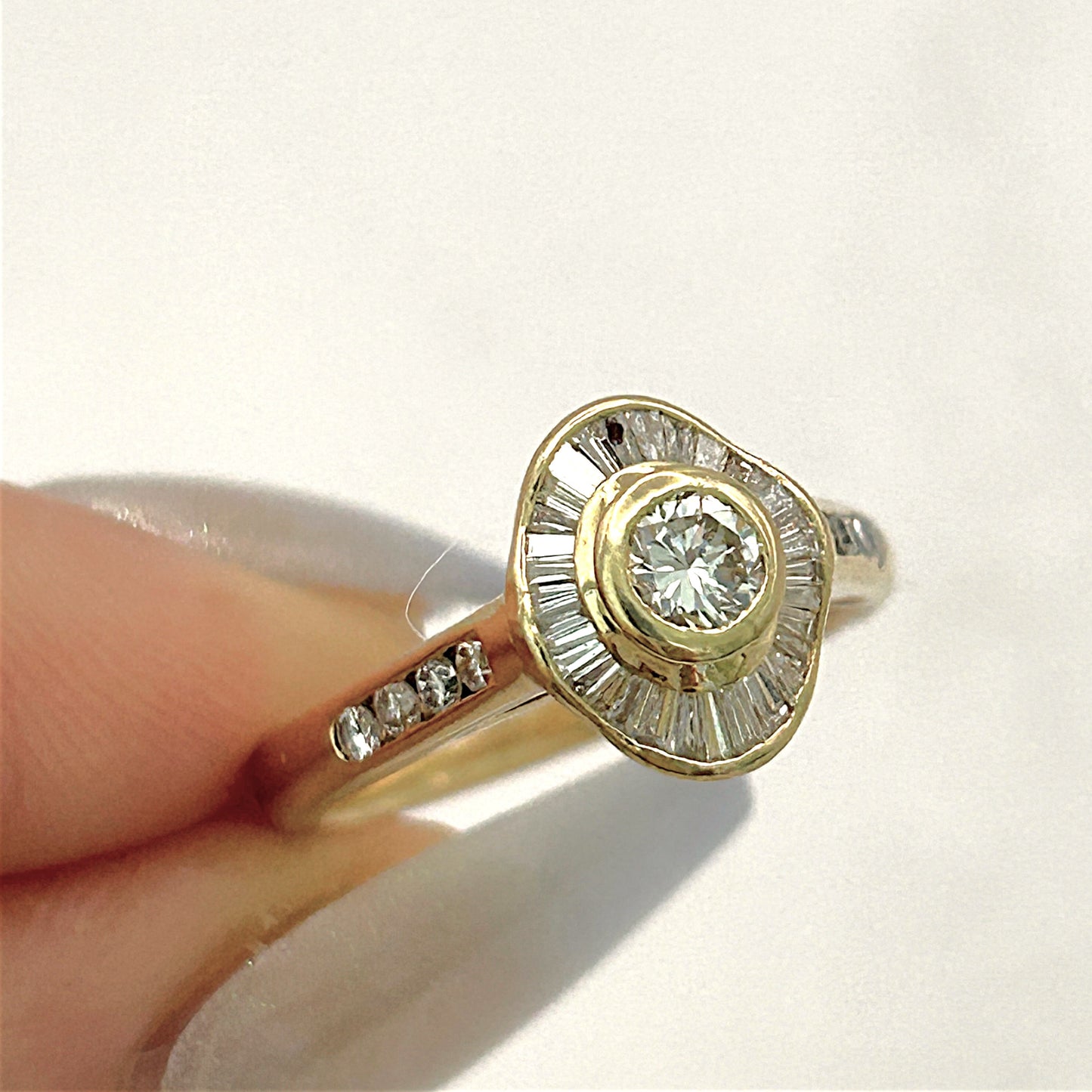 NZGD| 18ct Gold Radiant Crown Ring Valuation $6,850