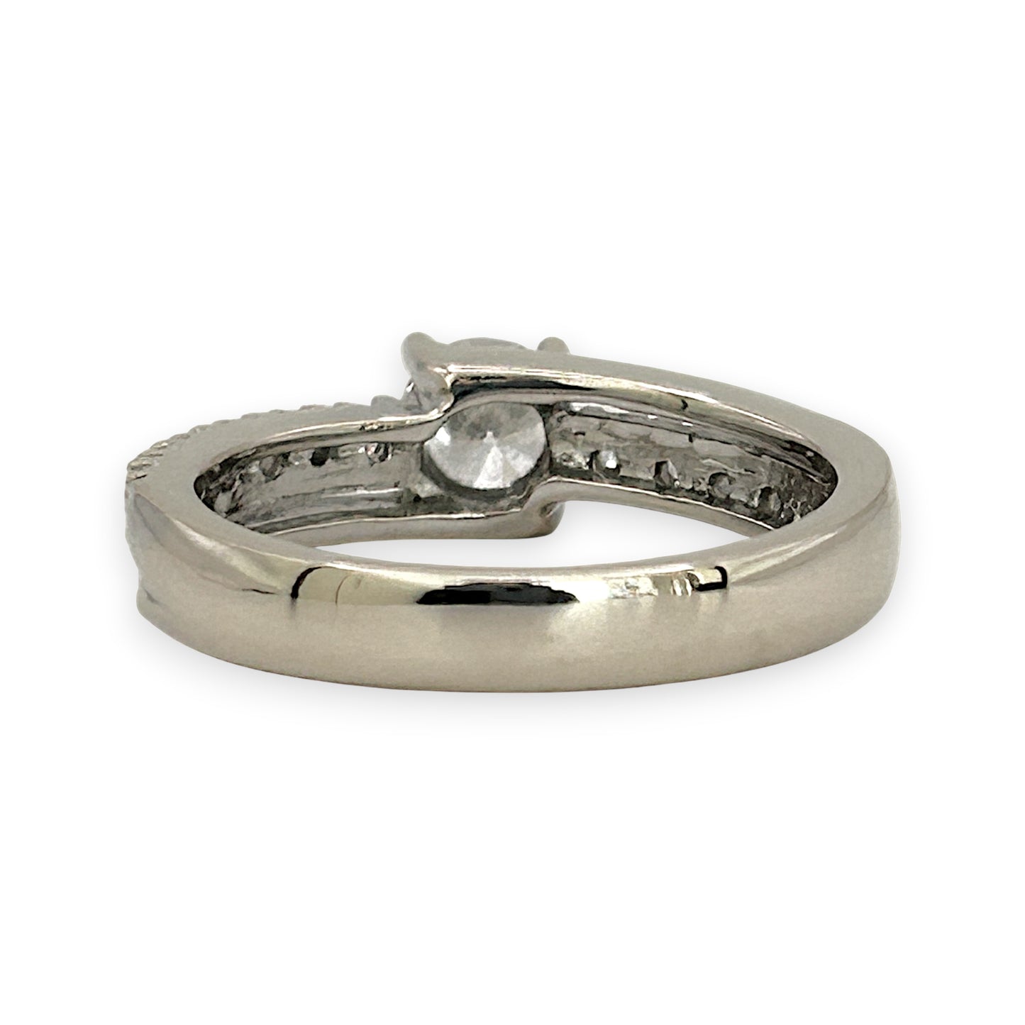 NZGD | 18ct White Gold Frosted Halo Ring Size L