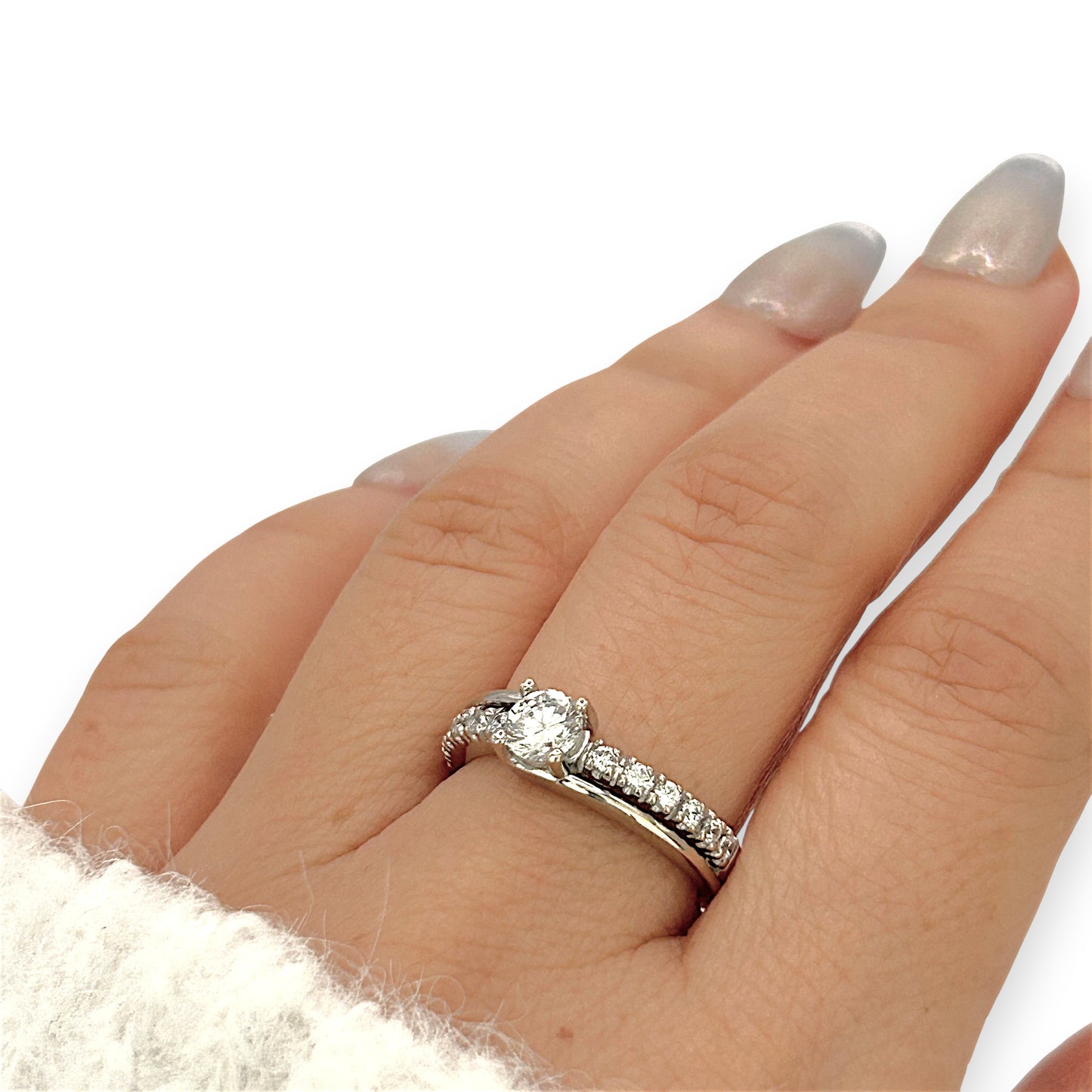 NZGD | 18ct White Gold Frosted Halo Ring Size L