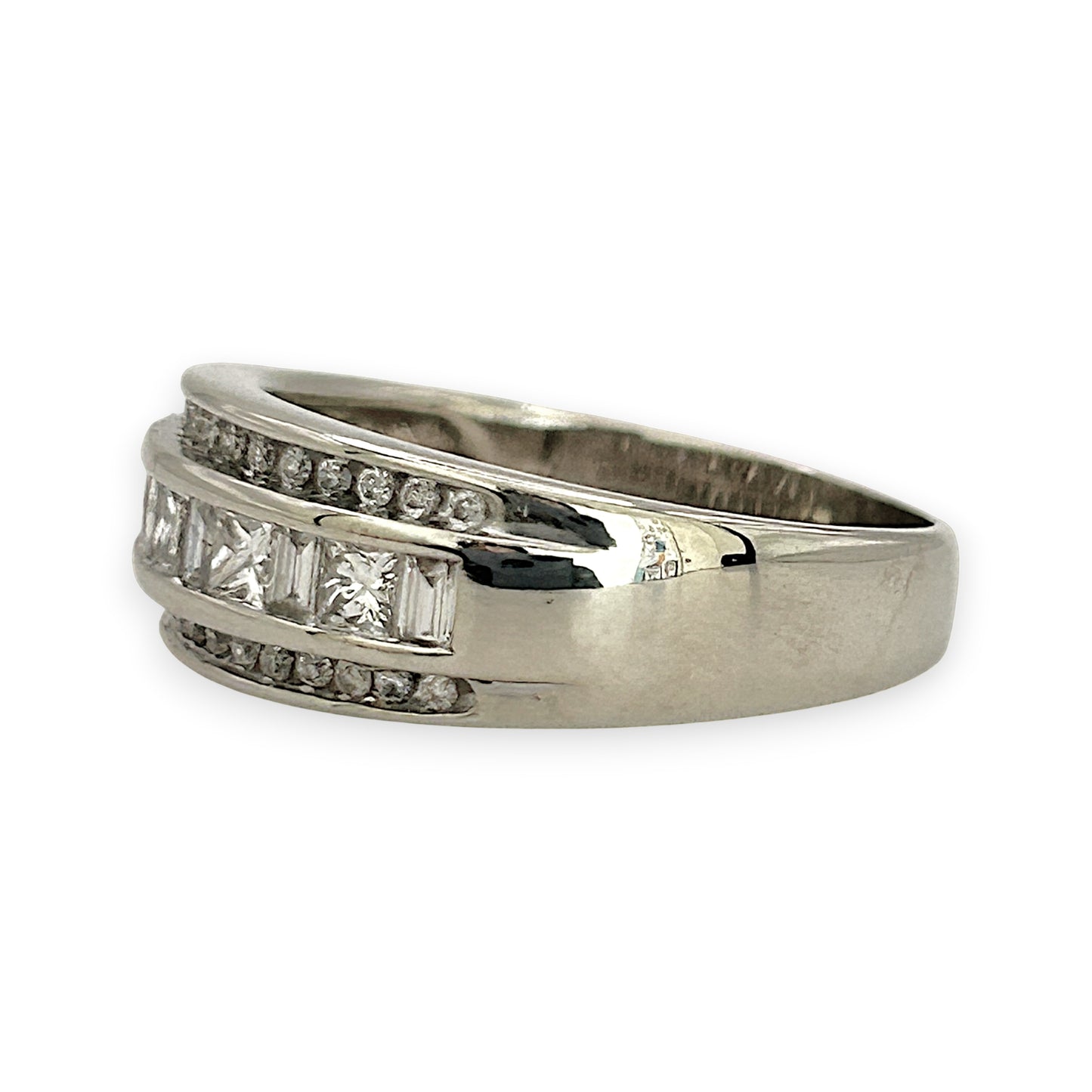 NZGD | 18ct White Gold Lusterline Regal Band Valuation $5,400