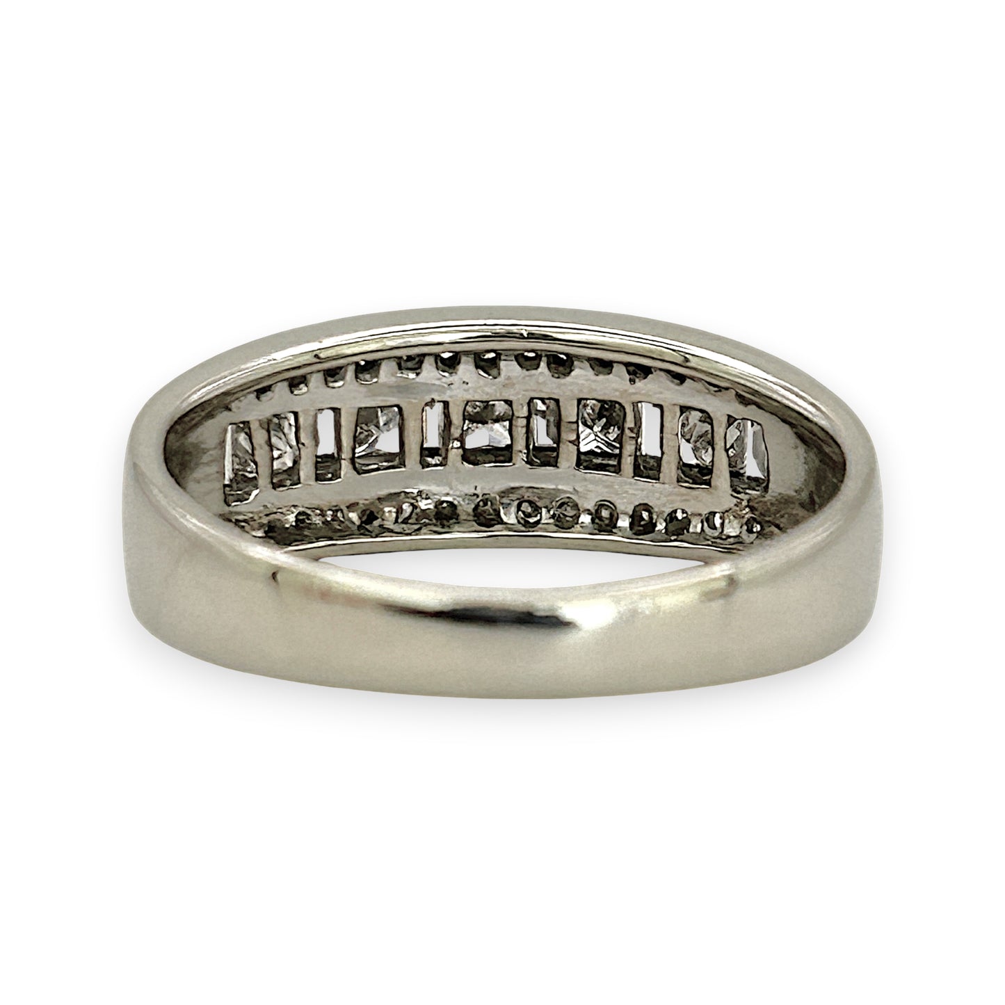 NZGD | 18ct White Gold Lusterline Regal Band Valuation $5,400