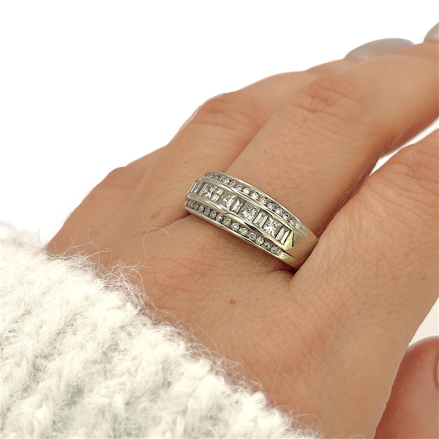 NZGD | 18ct White Gold Lusterline Regal Band Valuation $5,400