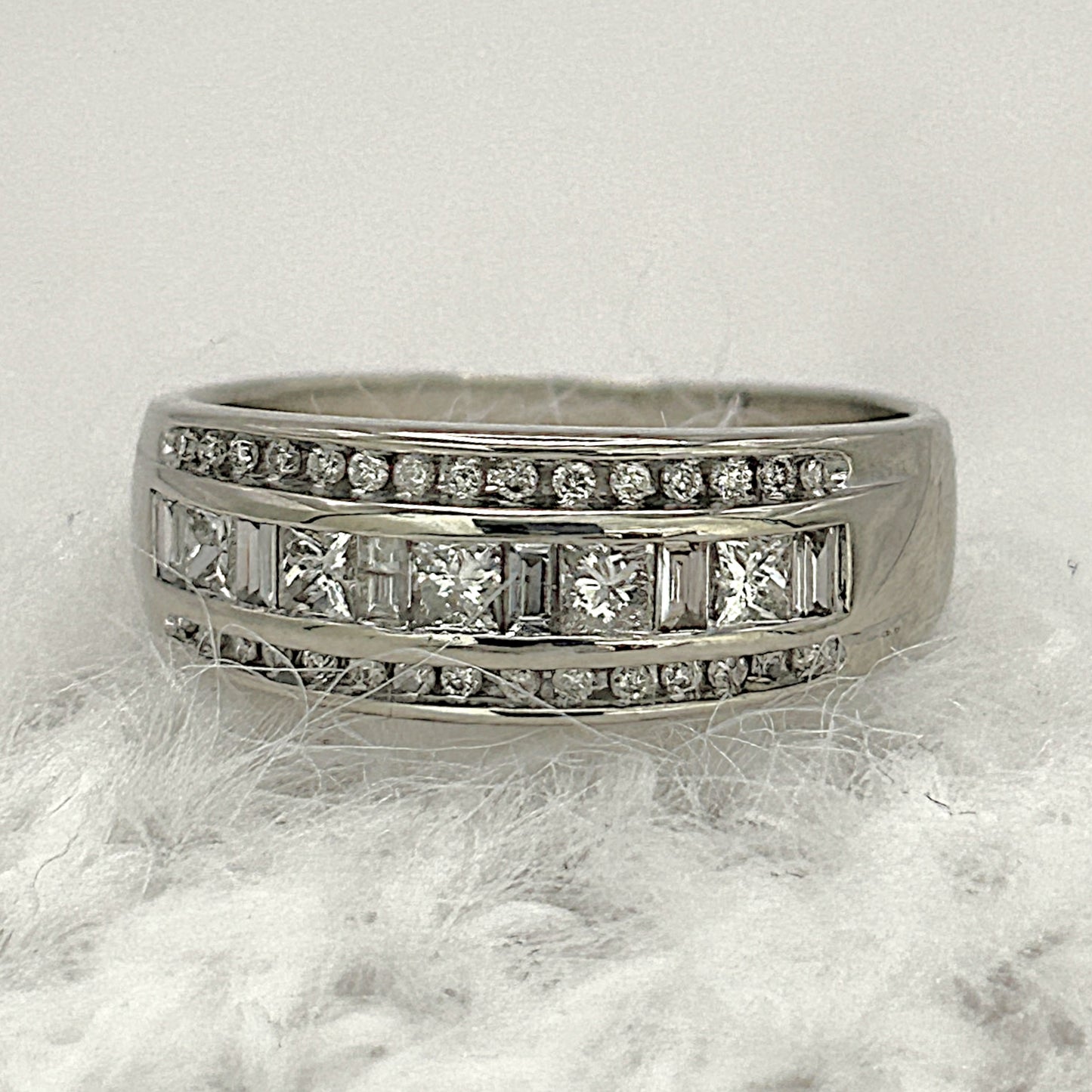 NZGD | 18ct White Gold Lusterline Regal Band Valuation $5,400