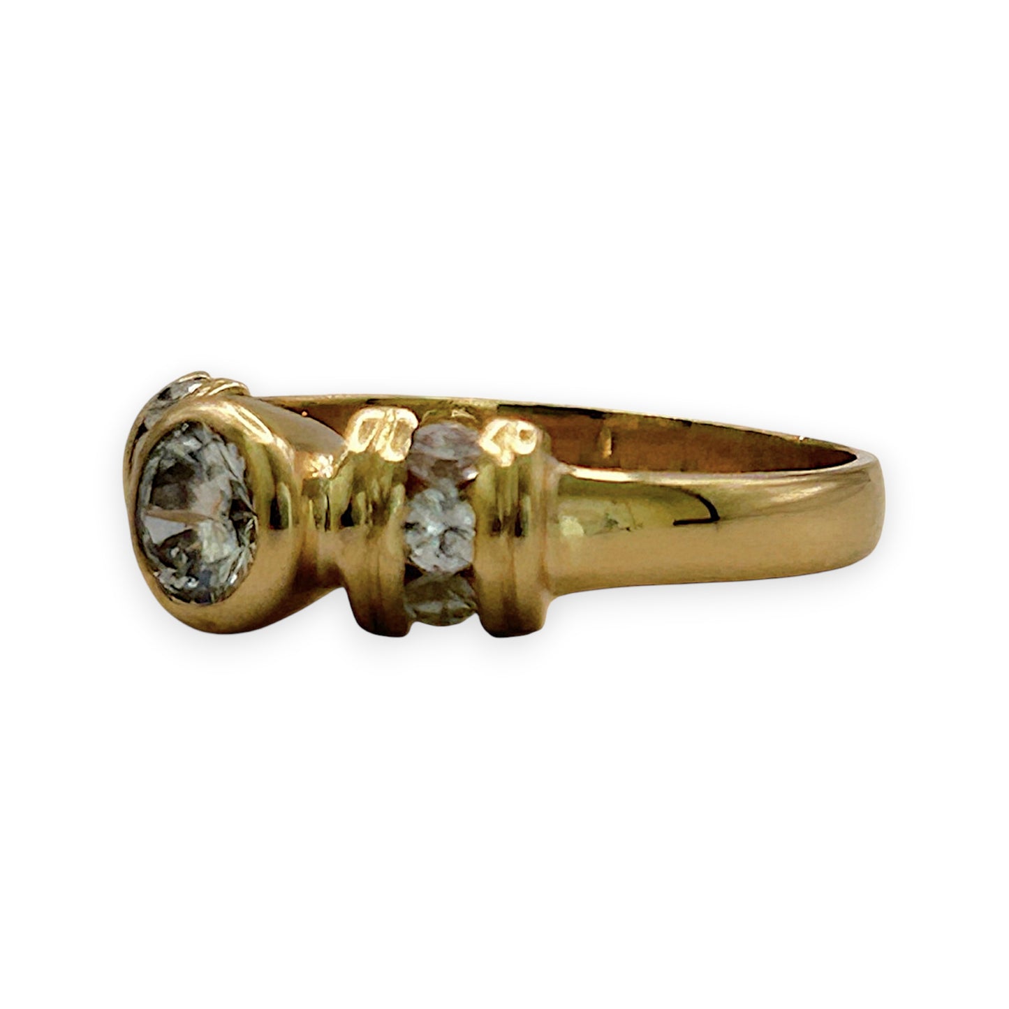 NZGD | 18ct Gold Signature Bezel Diamond Ring Valuation $3,750