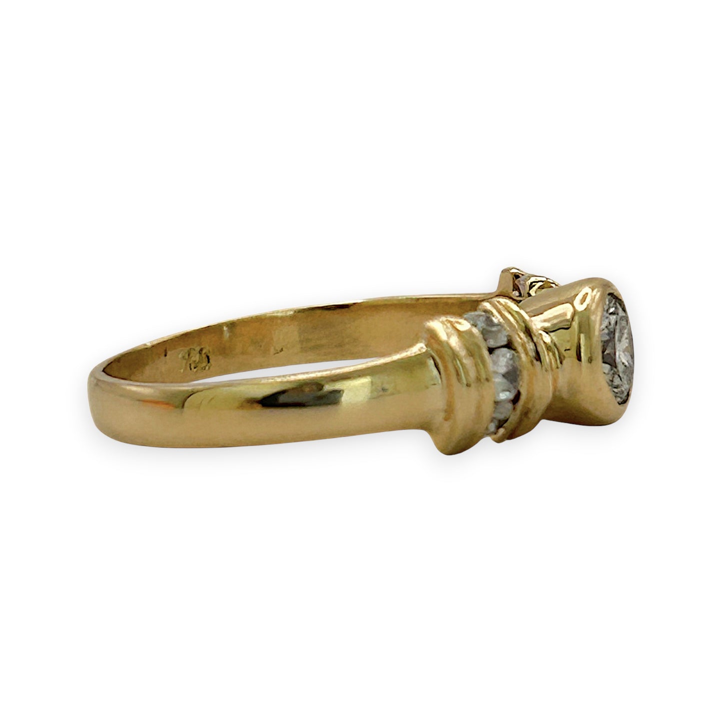 NZGD | 18ct Gold Signature Bezel Diamond Ring Valuation $3,750
