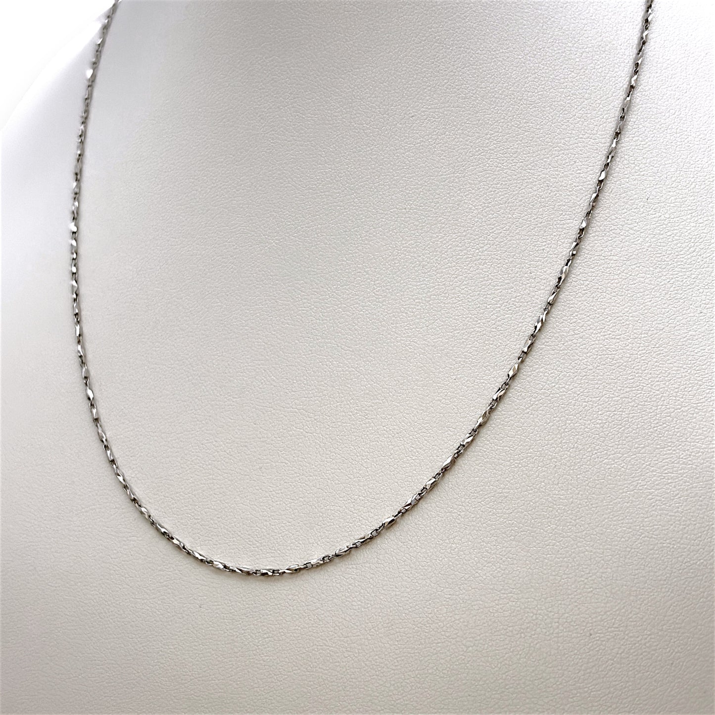 NZGD | 18ct Gold Lumière Bar Chain 45cm