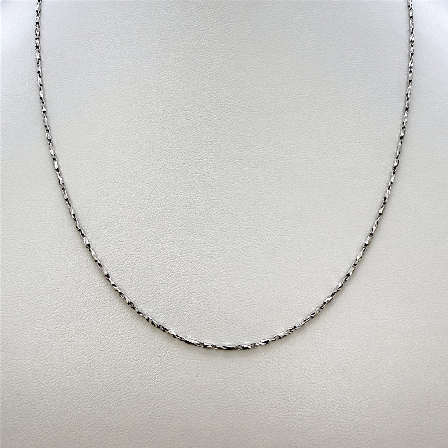 NZGD | 18ct Gold Lumière Bar Chain 45cm