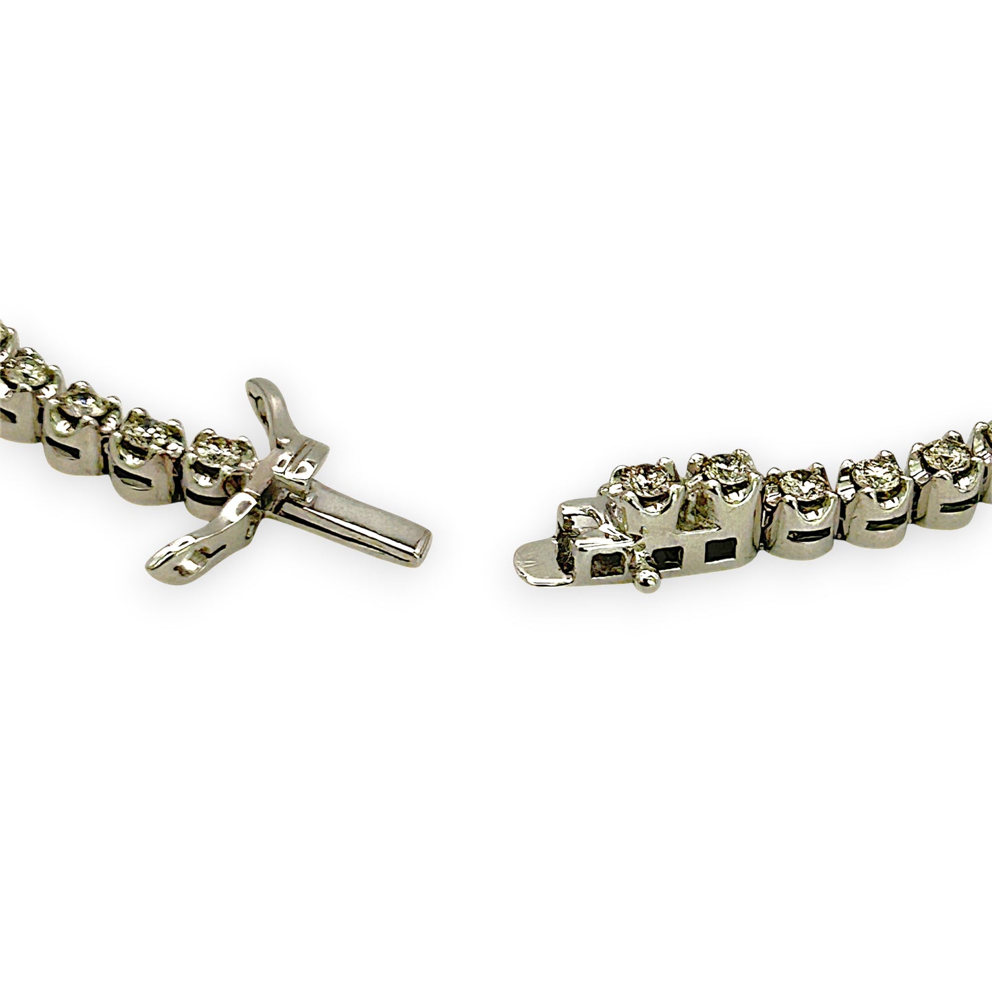 BRAND NEW | 9ct White Gold Diamond Éclat Tennis Bracelet Valuation $7,000
