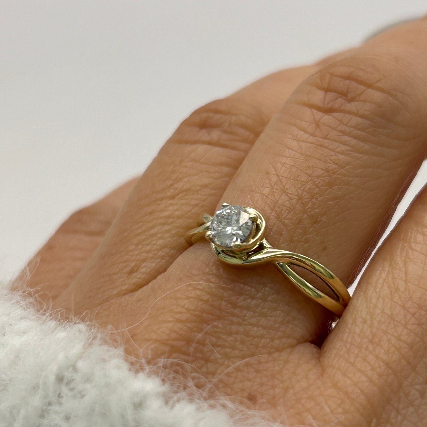 NZGD | 9ct Gold  Eternal Grace Diamond Ring Valuation $2,400