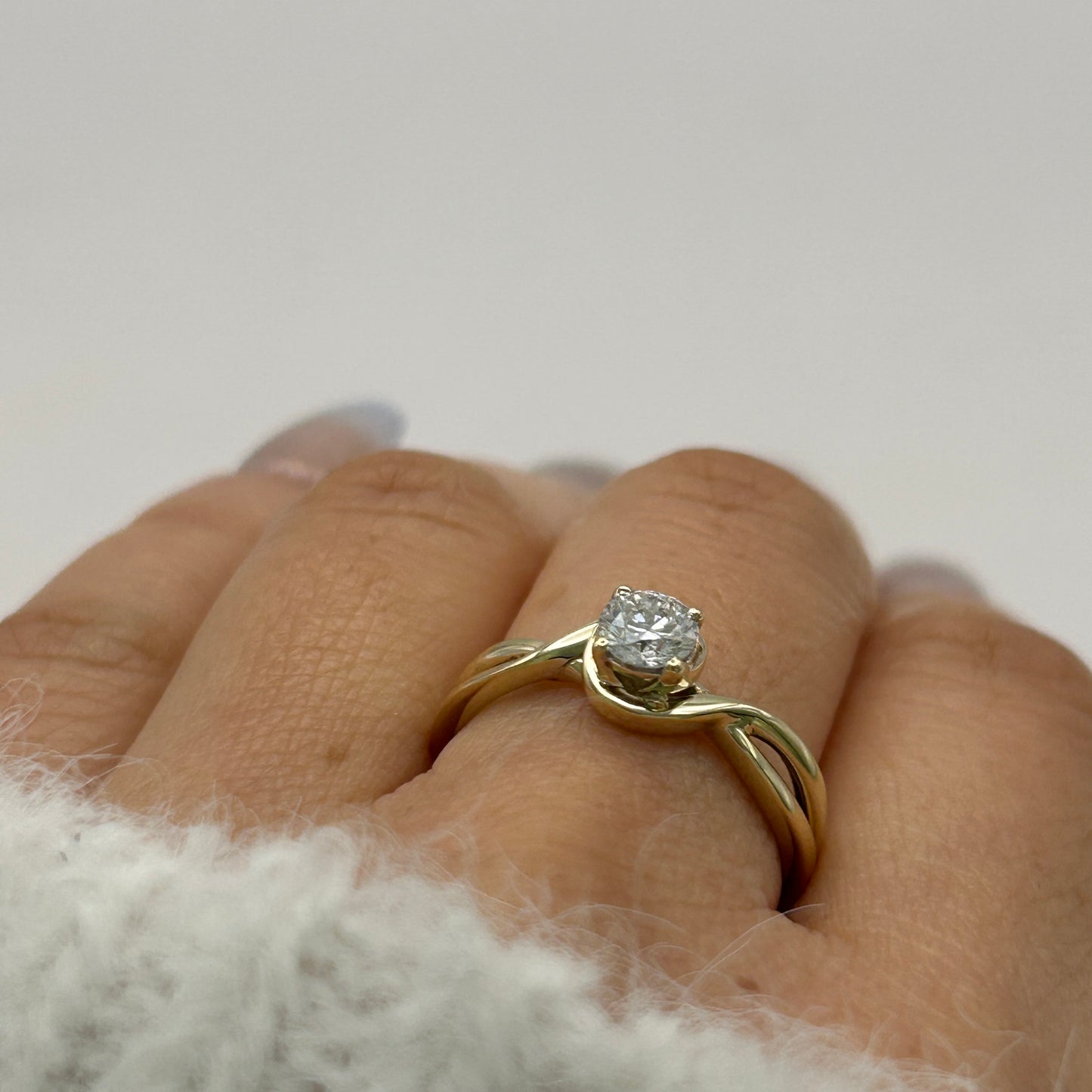 NZGD | 9ct Gold  Eternal Grace Diamond Ring Valuation $2,400