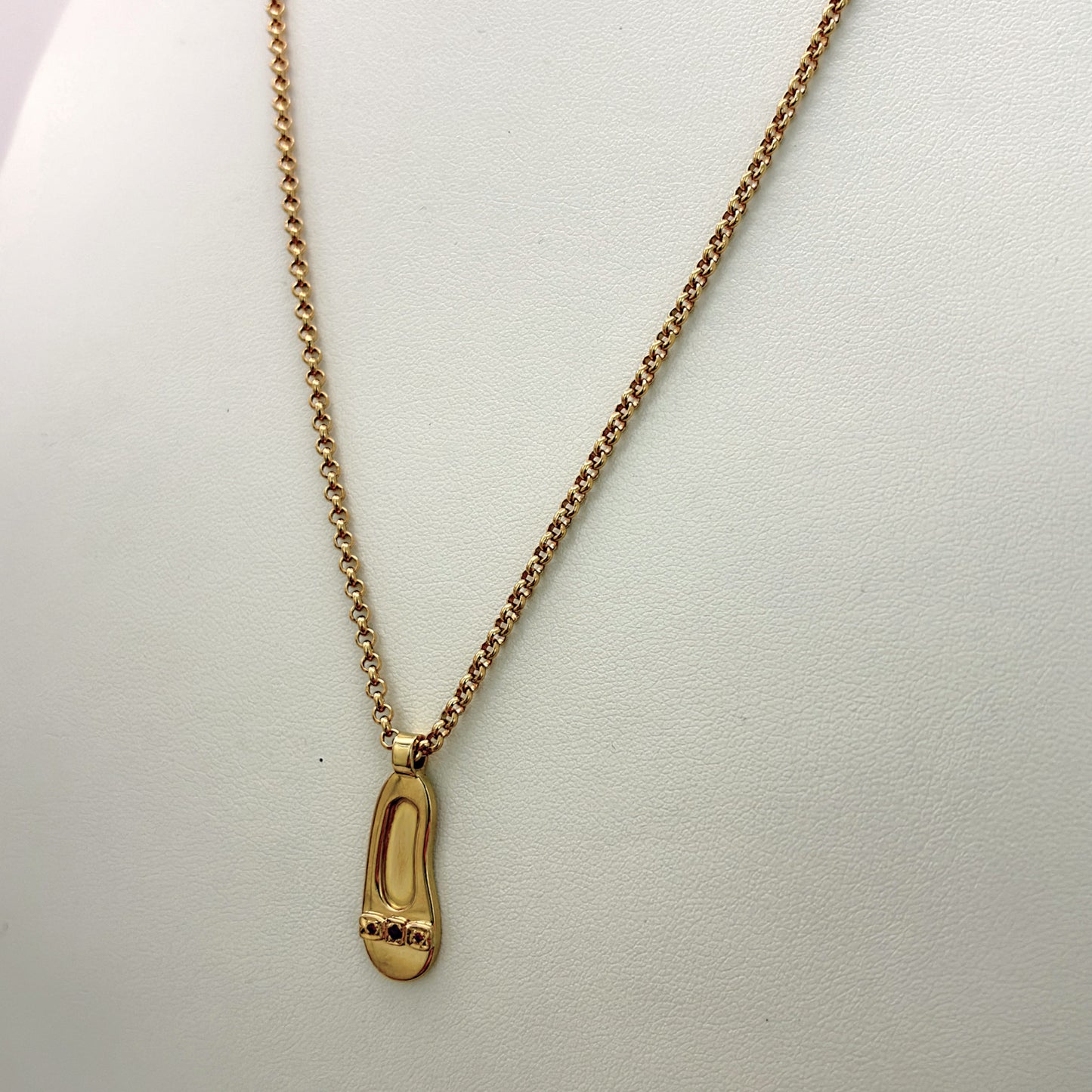 NZGD | 9ct Gold Vintage Ruby Slipper Pendant Necklace 48cm