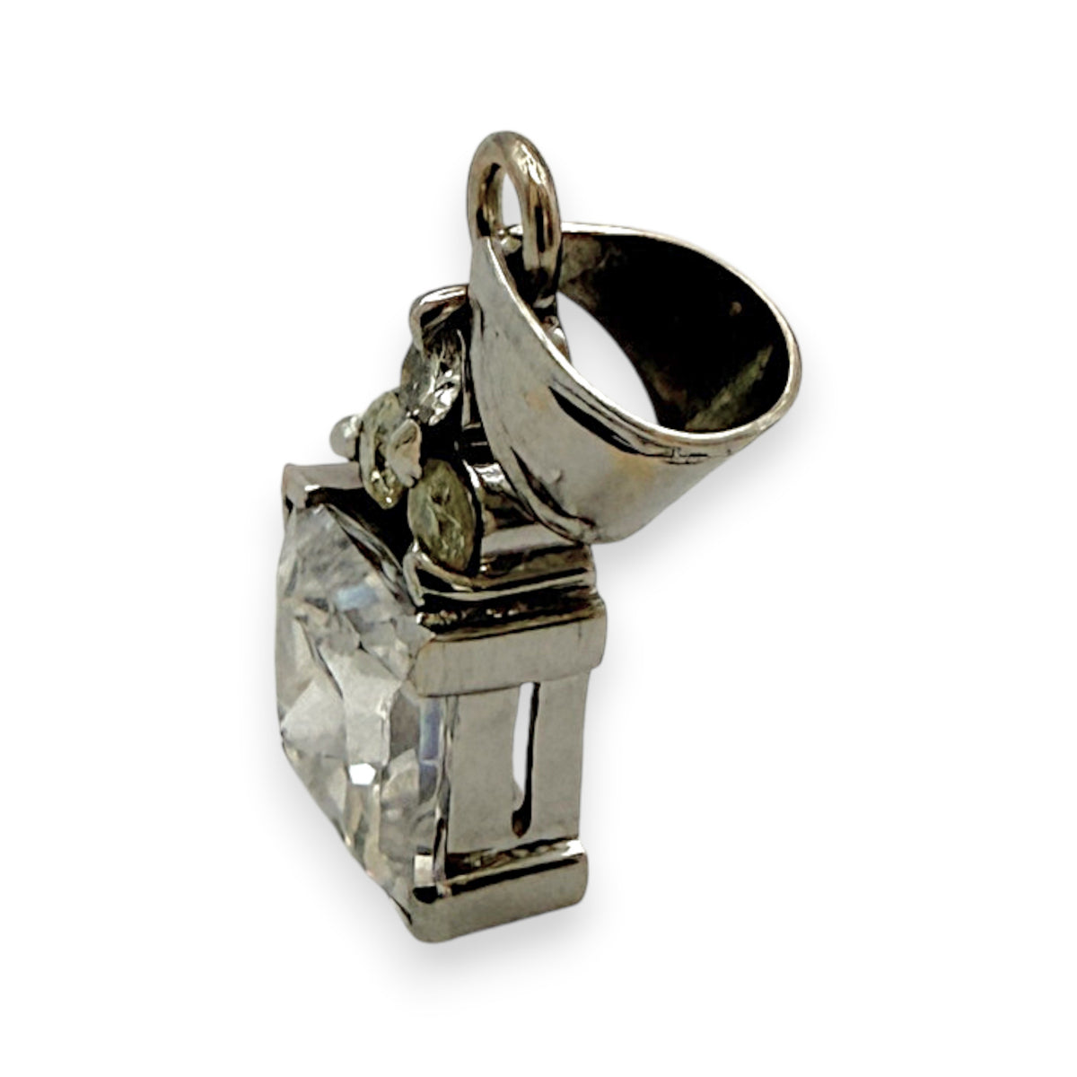 NZGD | 14ct White Gold  Illumina Pendant 14.8mm