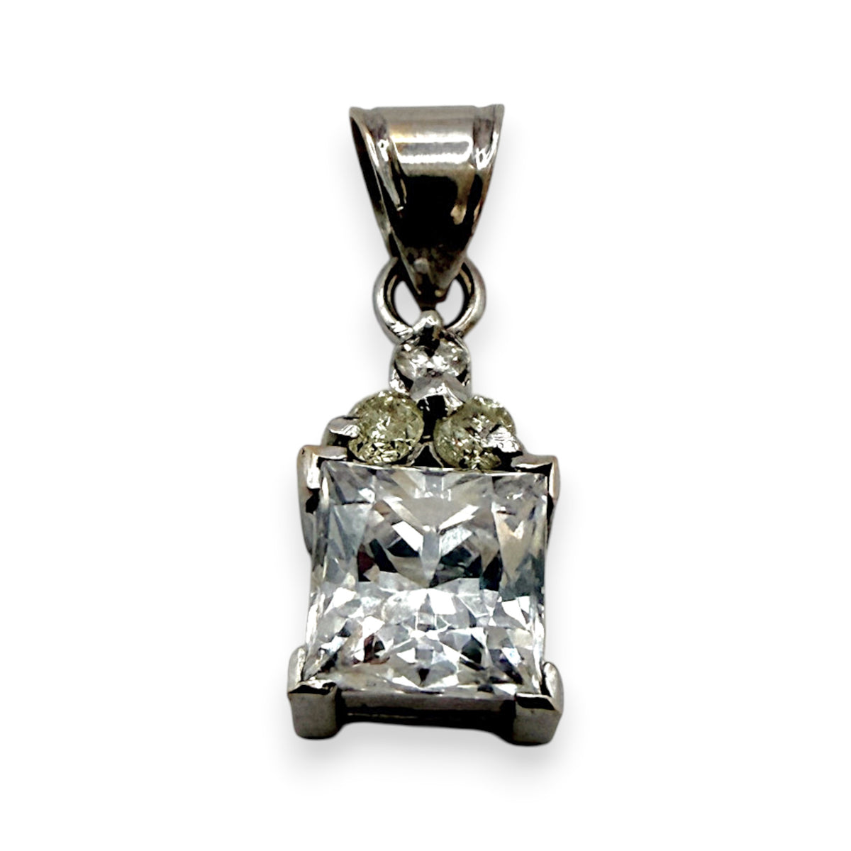 NZGD | 14ct White Gold  Illumina Pendant 14.8mm