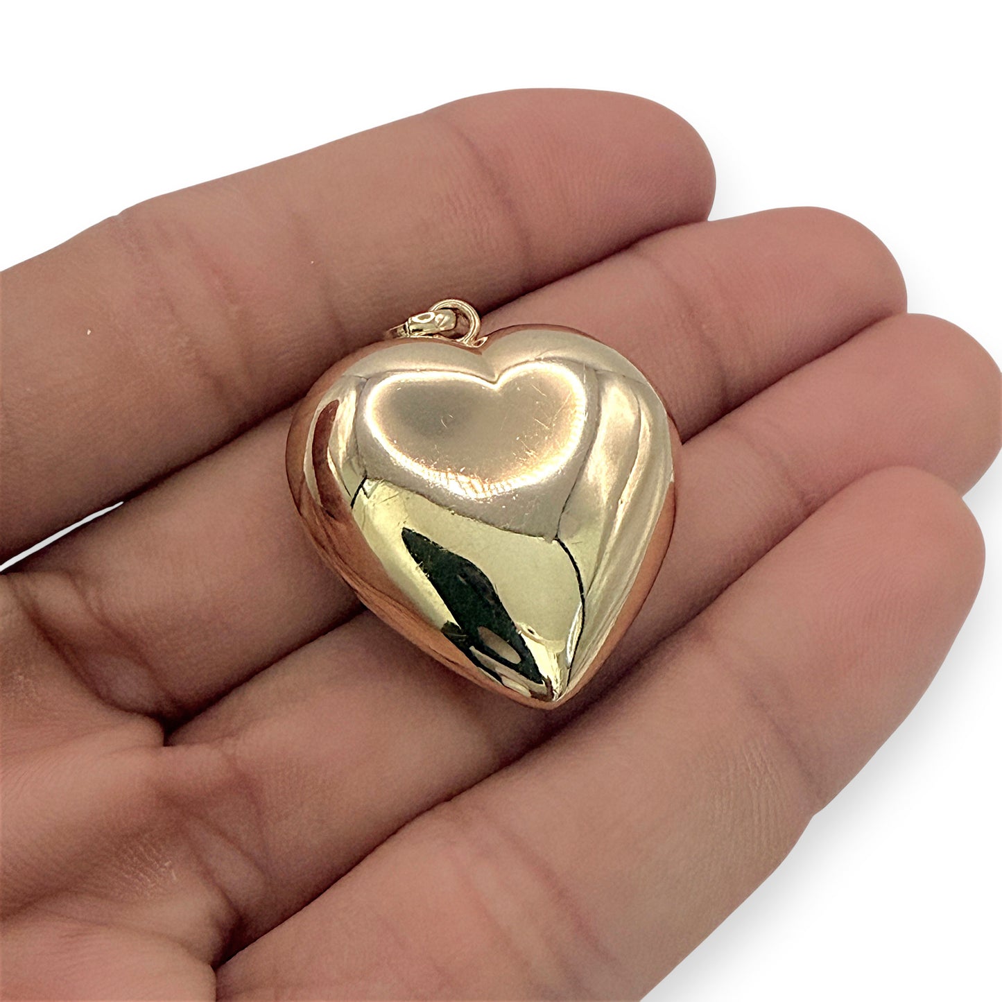 NZGD | 9ct Gold Heart of Pure Elegance Pendant 32mm