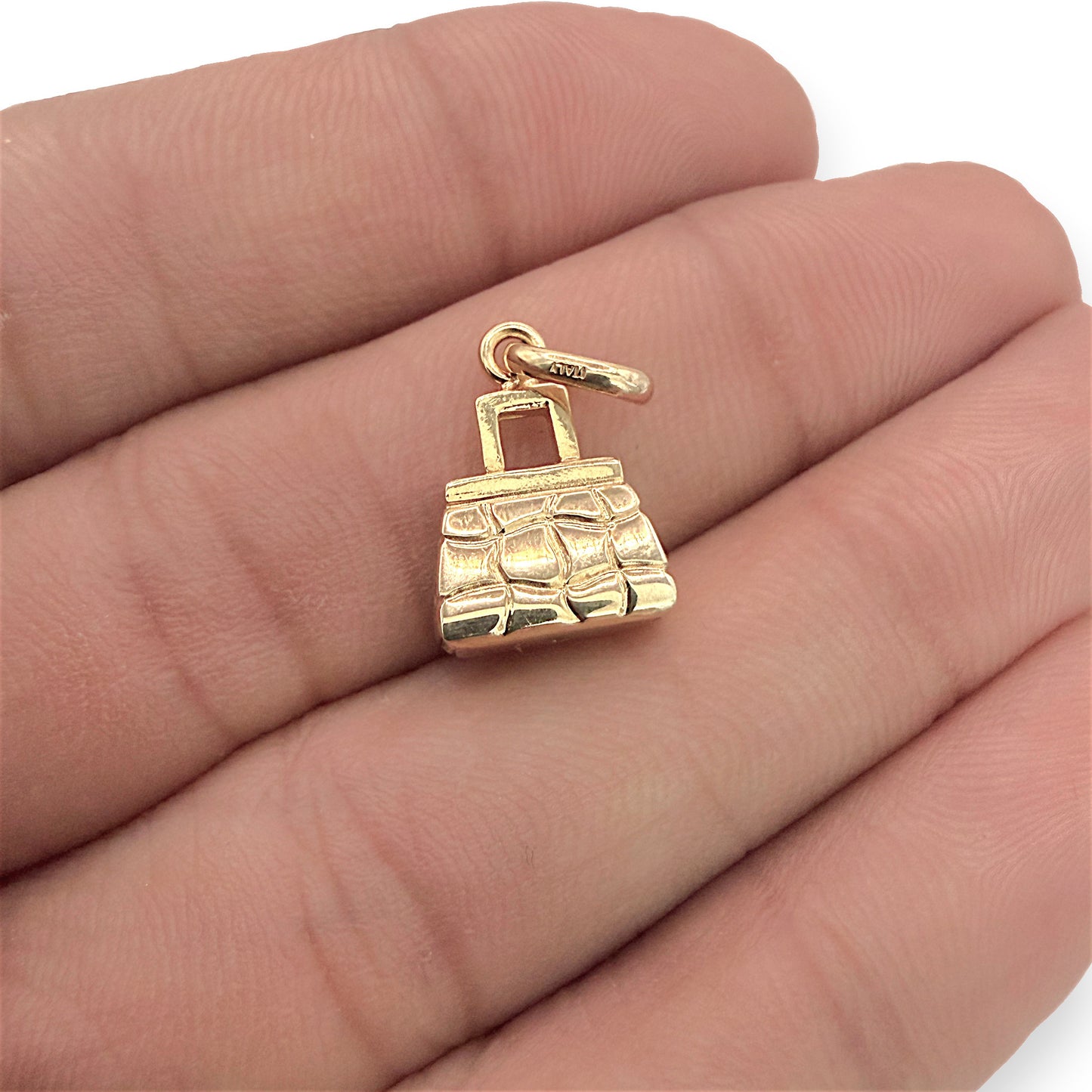 NZGD | 9ct Gold Chic Quilted Bag Pendant/Charm 15.5mm