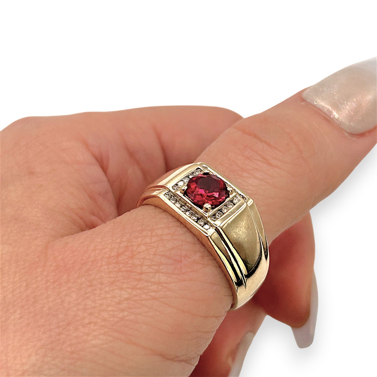 NZGD | 9ct Gold PROUDS Crimson Halo Royale Ring Valuation $2,000