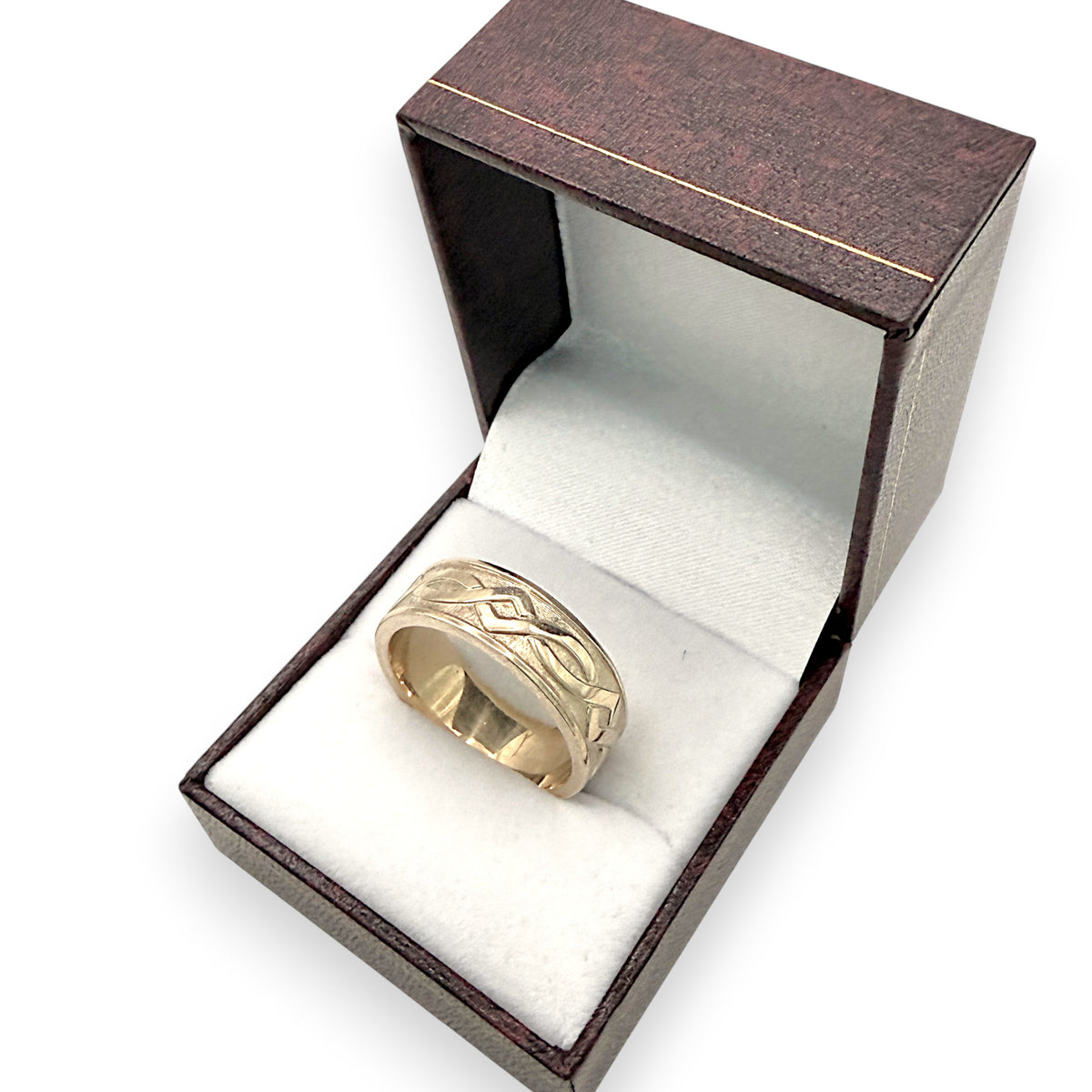 NZGD | 9ct Gold Engraved Wave Pattern Band Ring Size V