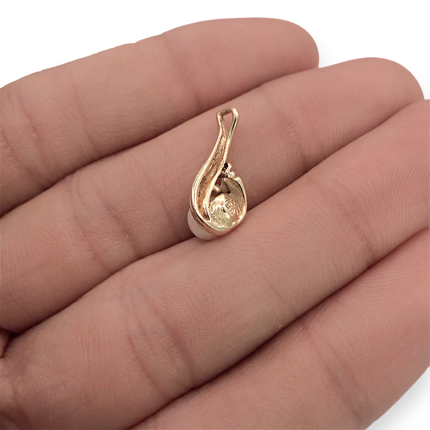 NZGD | 14ct Gold Lustrous Pearl Diamond Pendant