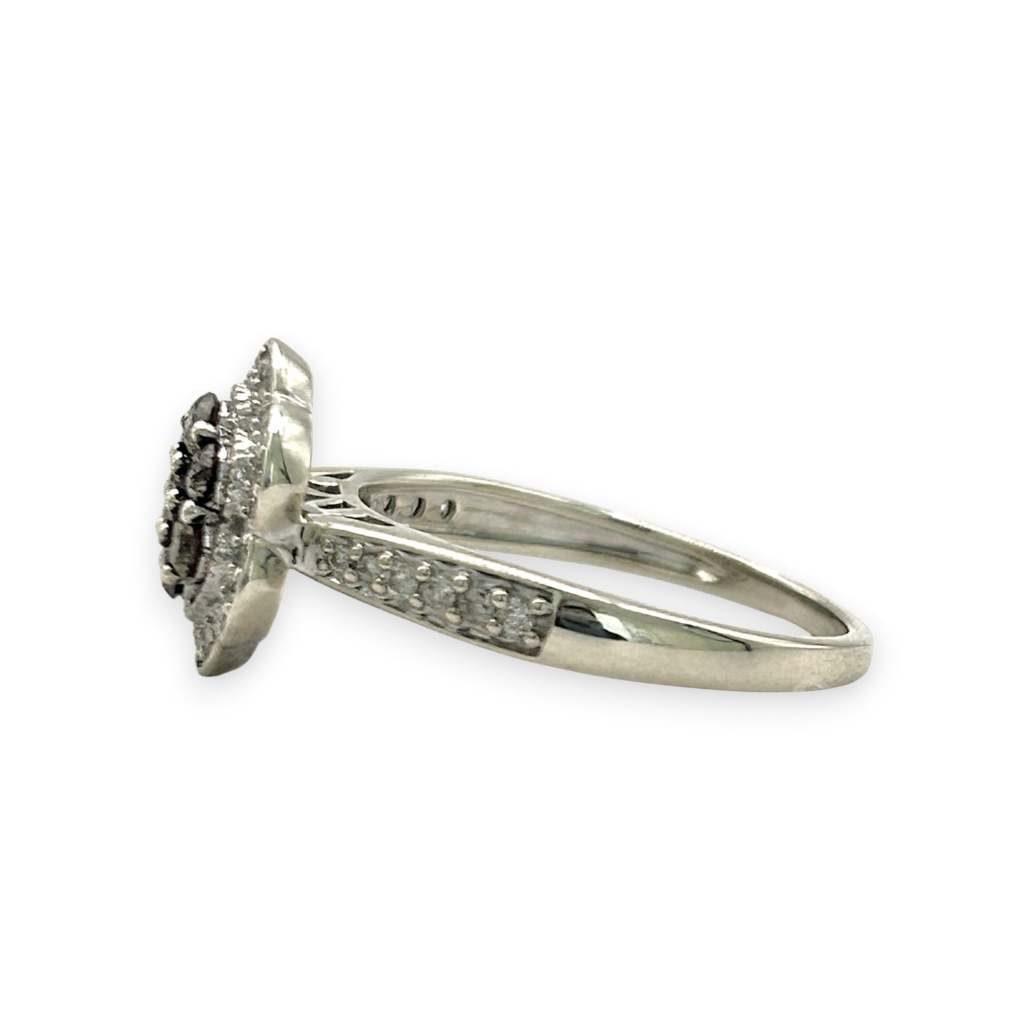 NZGD | 9ct White Gold Frost‑Petal Diamond Ring Valuation $2,000