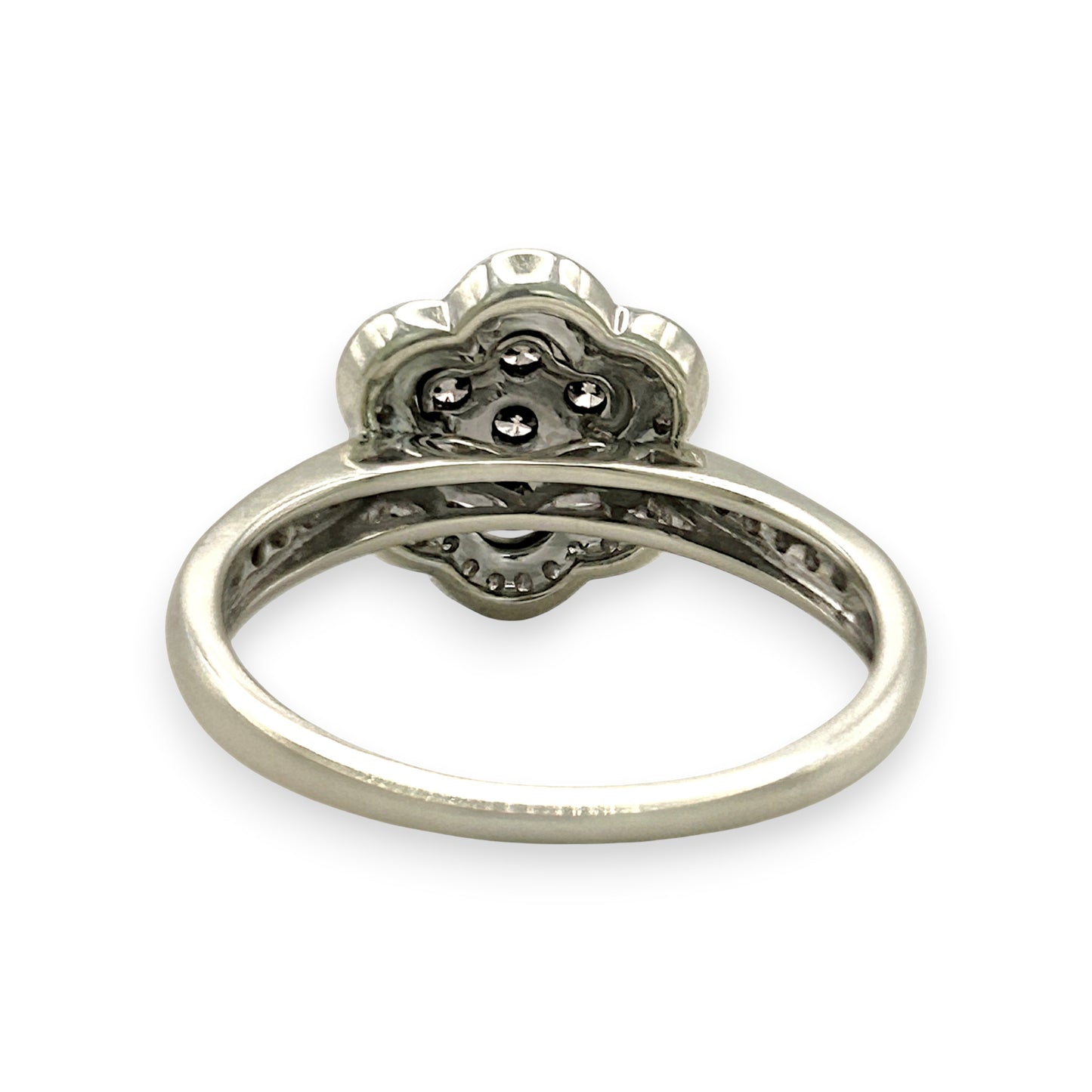 NZGD | 9ct White Gold Frost‑Petal Diamond Ring Valuation $2,000