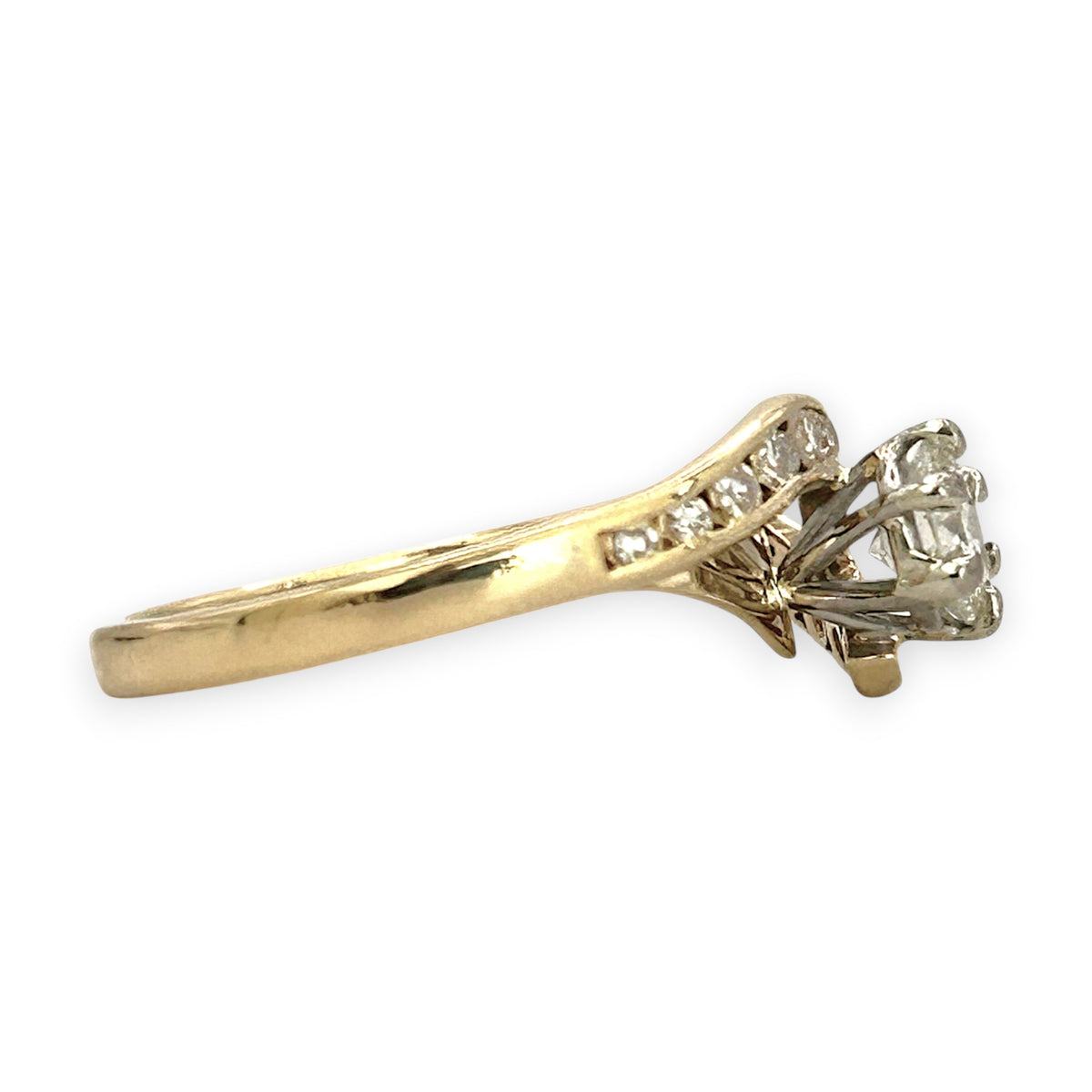 NZGD | 18ct Gold Aurora Twist SolitaireRing Valuation $4,400