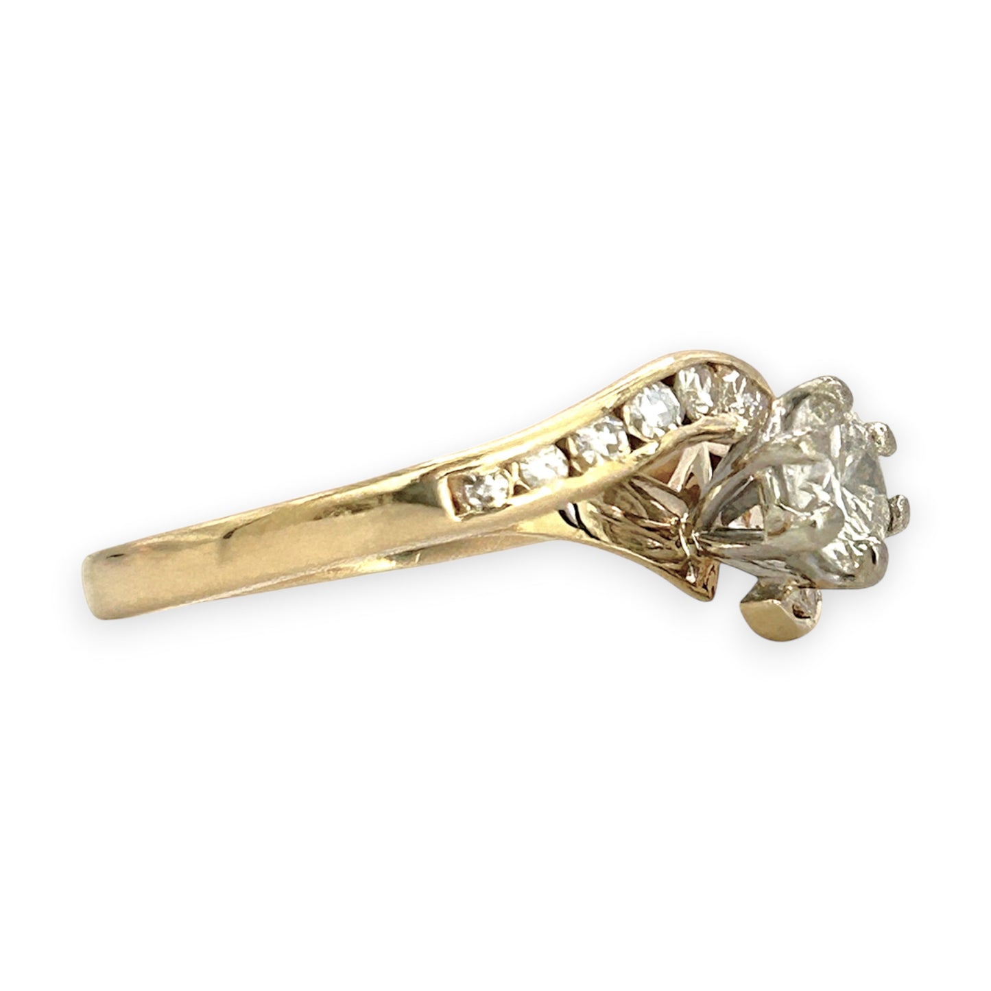 NZGD | 18ct Gold Aurora Twist SolitaireRing Valuation $4,400