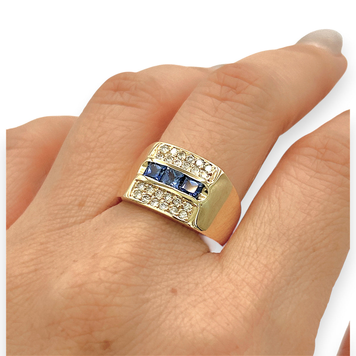 NZGD | 18ct Gold Sapphire Regent Crest Ring Valuation $7,500