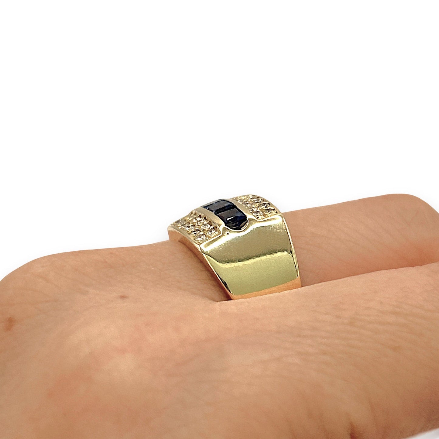 NZGD | 18ct Gold Sapphire Regent Crest Ring Valuation $7,500
