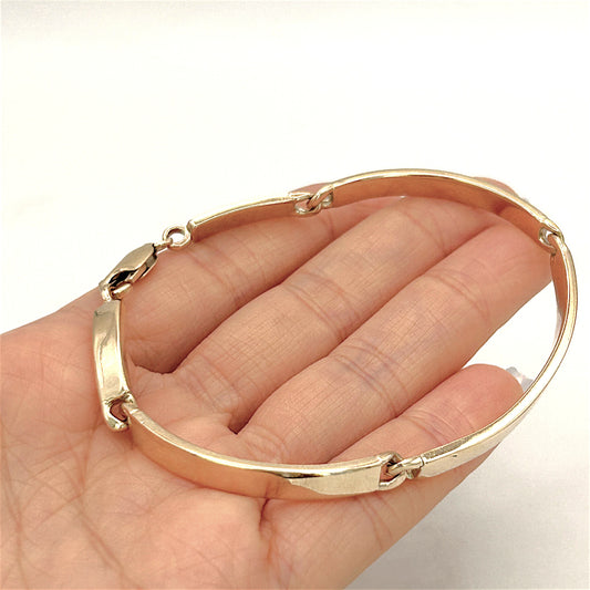 NZGD | 9ct Gold Lustre Curve Bracelet