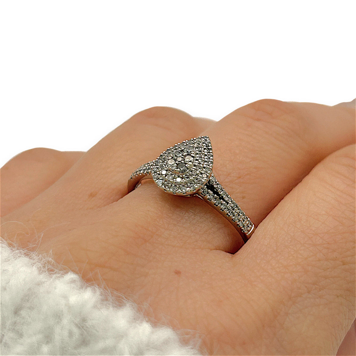 NZGD | 10ct Gold Teardrop Cluster Royale Ring Size U