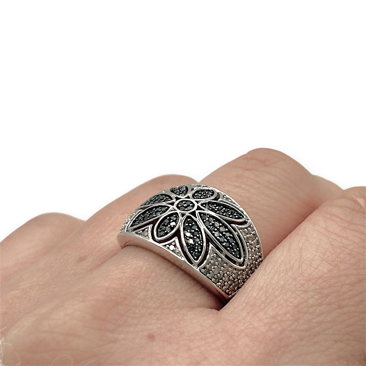 NZGD | 10ct Gold Celestial Frost Bloom Ring Valuation $3,500