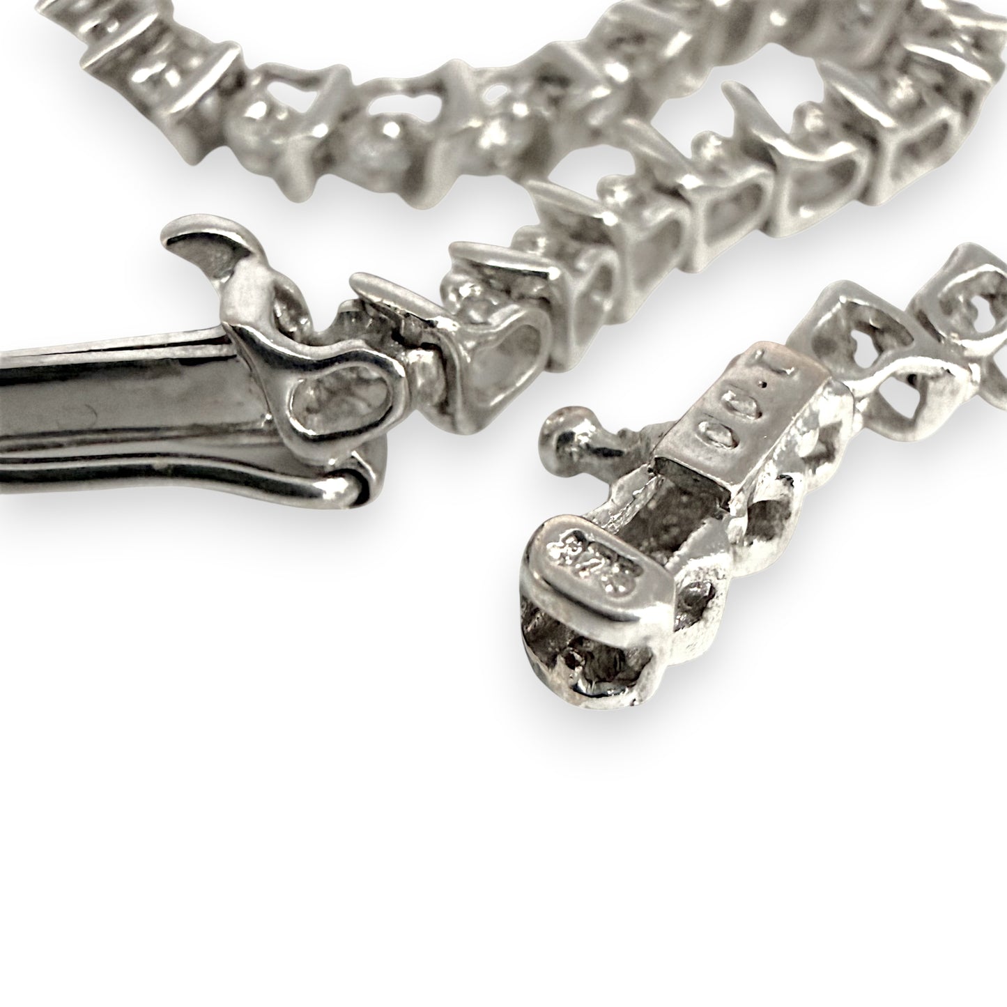 NZGD | 9ct White Gold Luminous Grace Tennis Bracelet 19cm