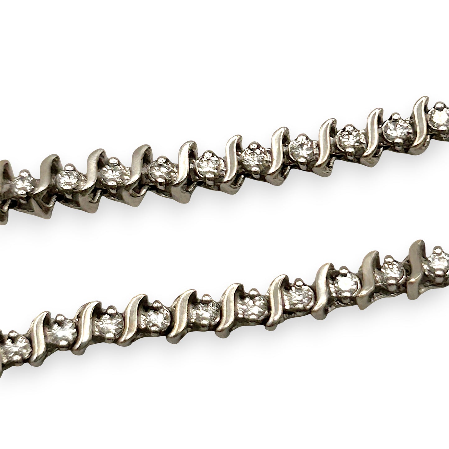 NZGD | 9ct White Gold Luminous Grace Tennis Bracelet 19cm