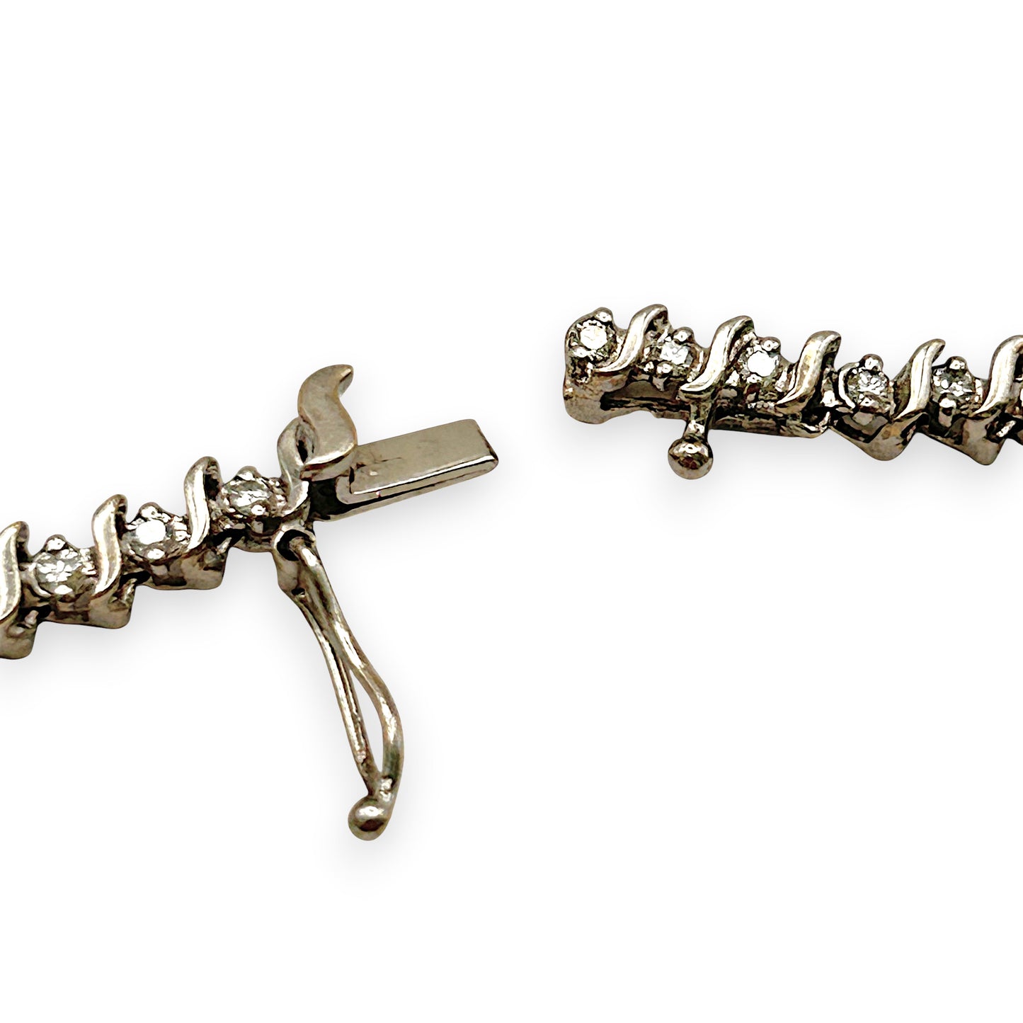 NZGD | 9ct White Gold Luminous Grace Tennis Bracelet 19cm