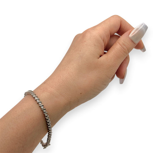 NZGD | 9ct White Gold Luminous Grace Tennis Bracelet 19cm