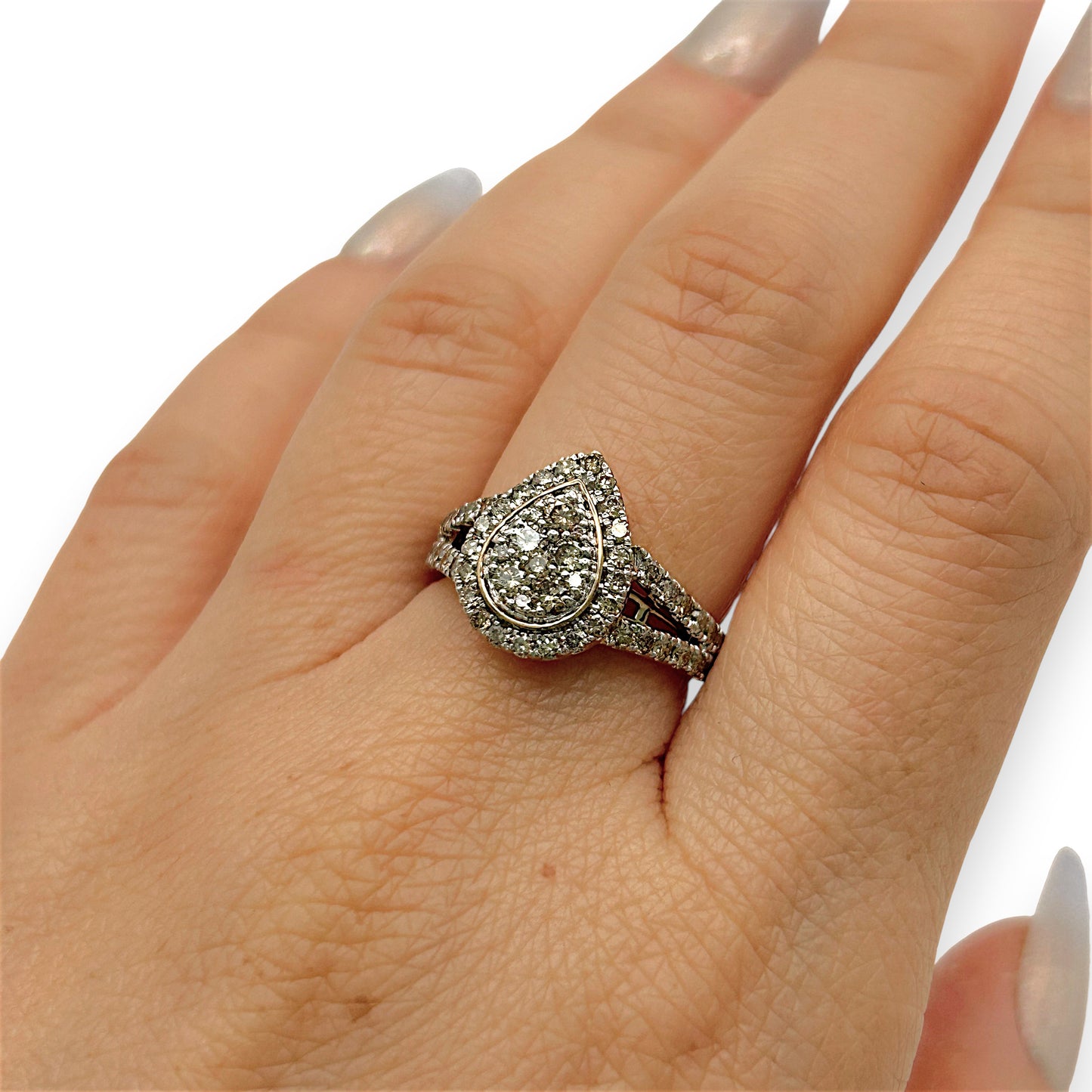 NZGD | 9ct Gold Teardrop Diamond Classic Ring Valuation $3,500